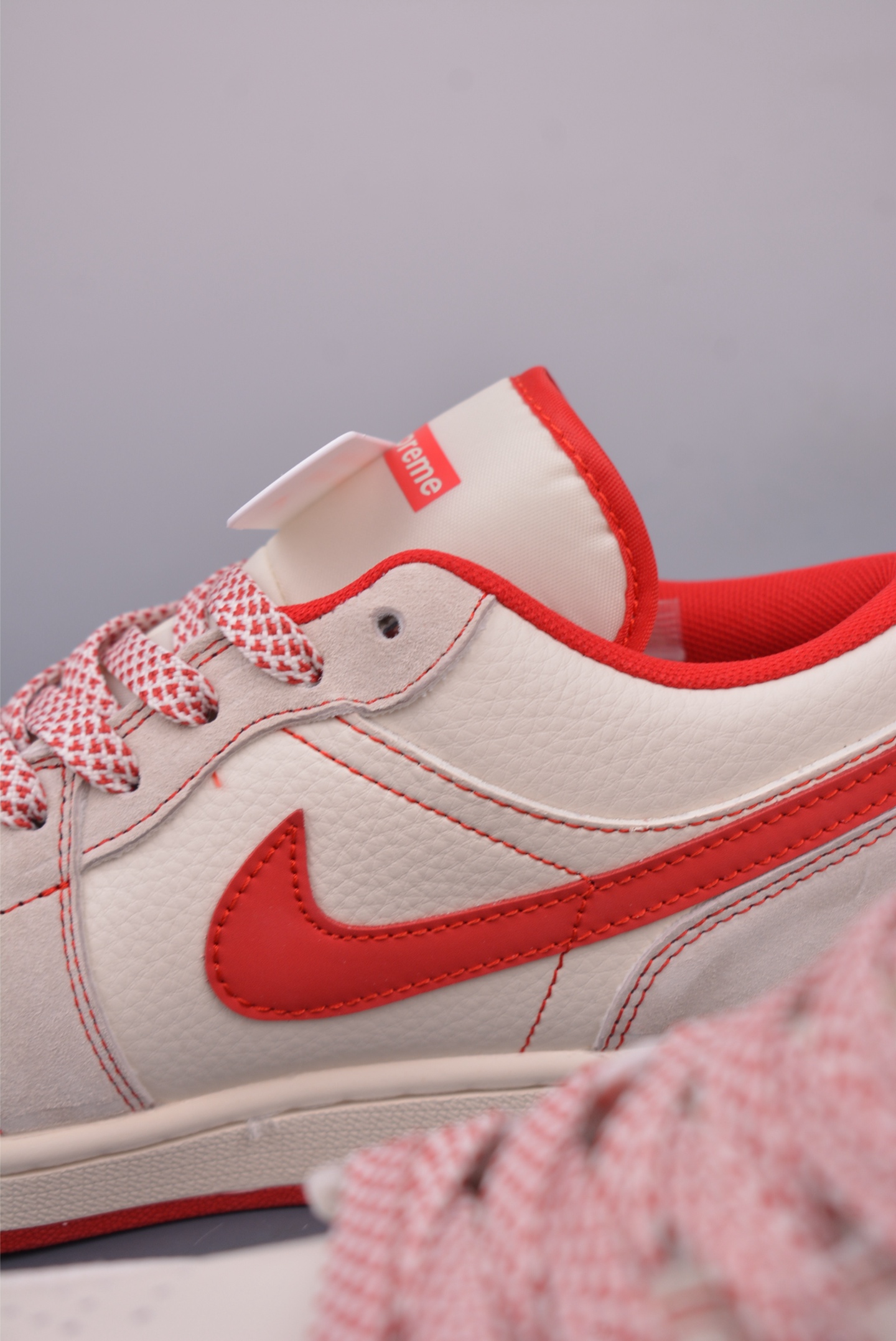 Supreme x Nike Air Jordan 1 Low OGAJ1 Basketball Shoes Off-White Red XX2409-009