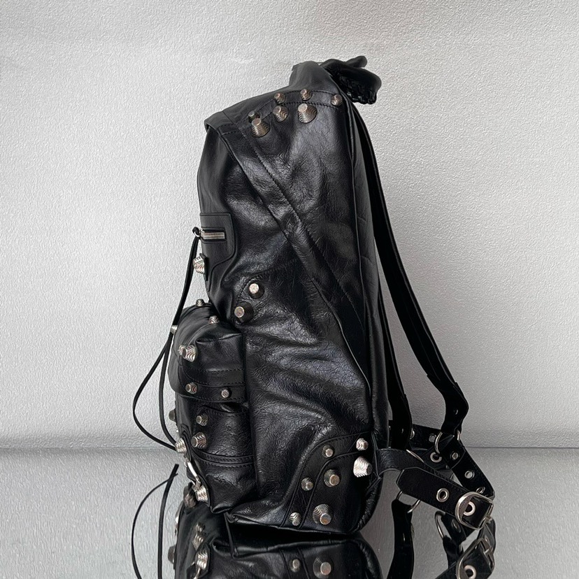 Balenciaga le cagole rivet school bag