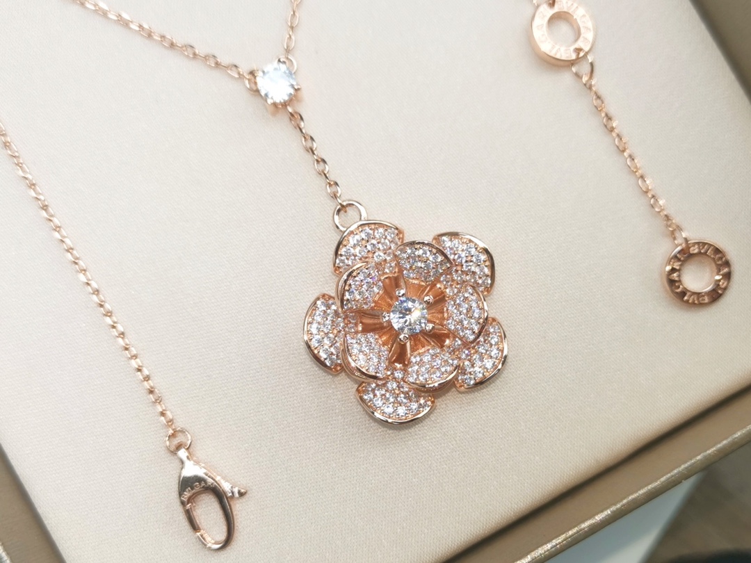 Bulgari rotating diamond flower necklace