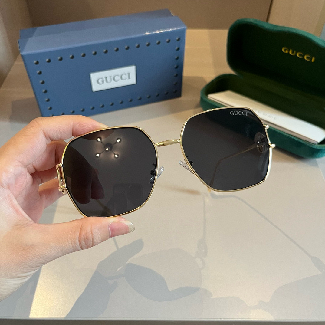 Gucci Square Frame Sunglasses