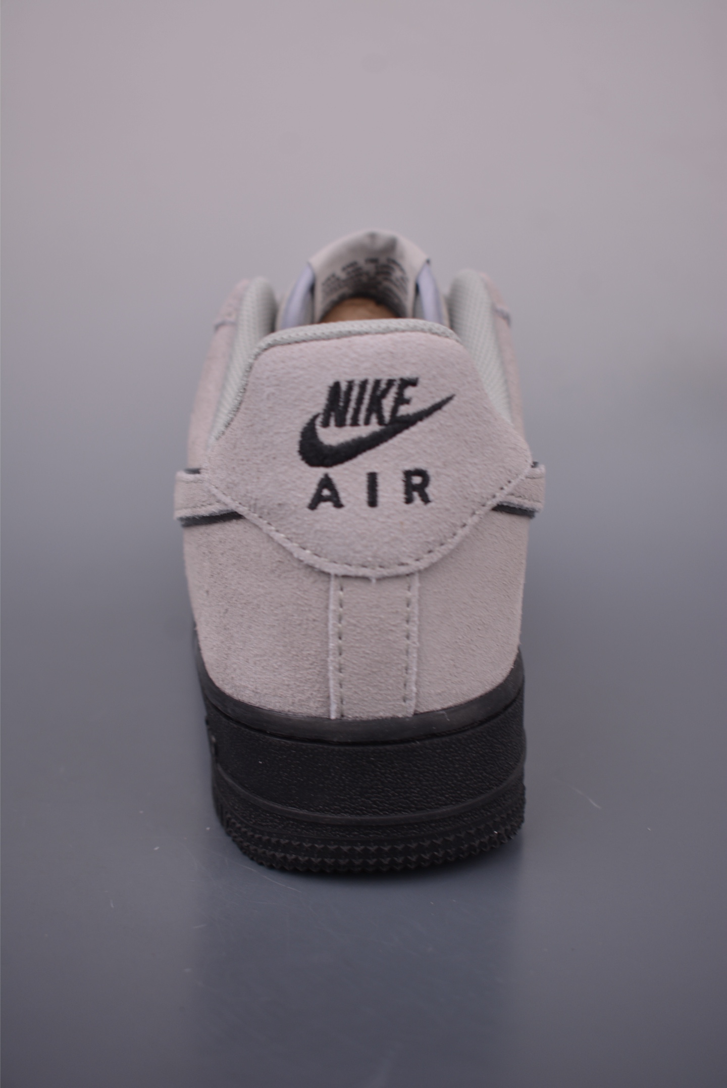 Nike Air Force 1 Low '07 LV8 