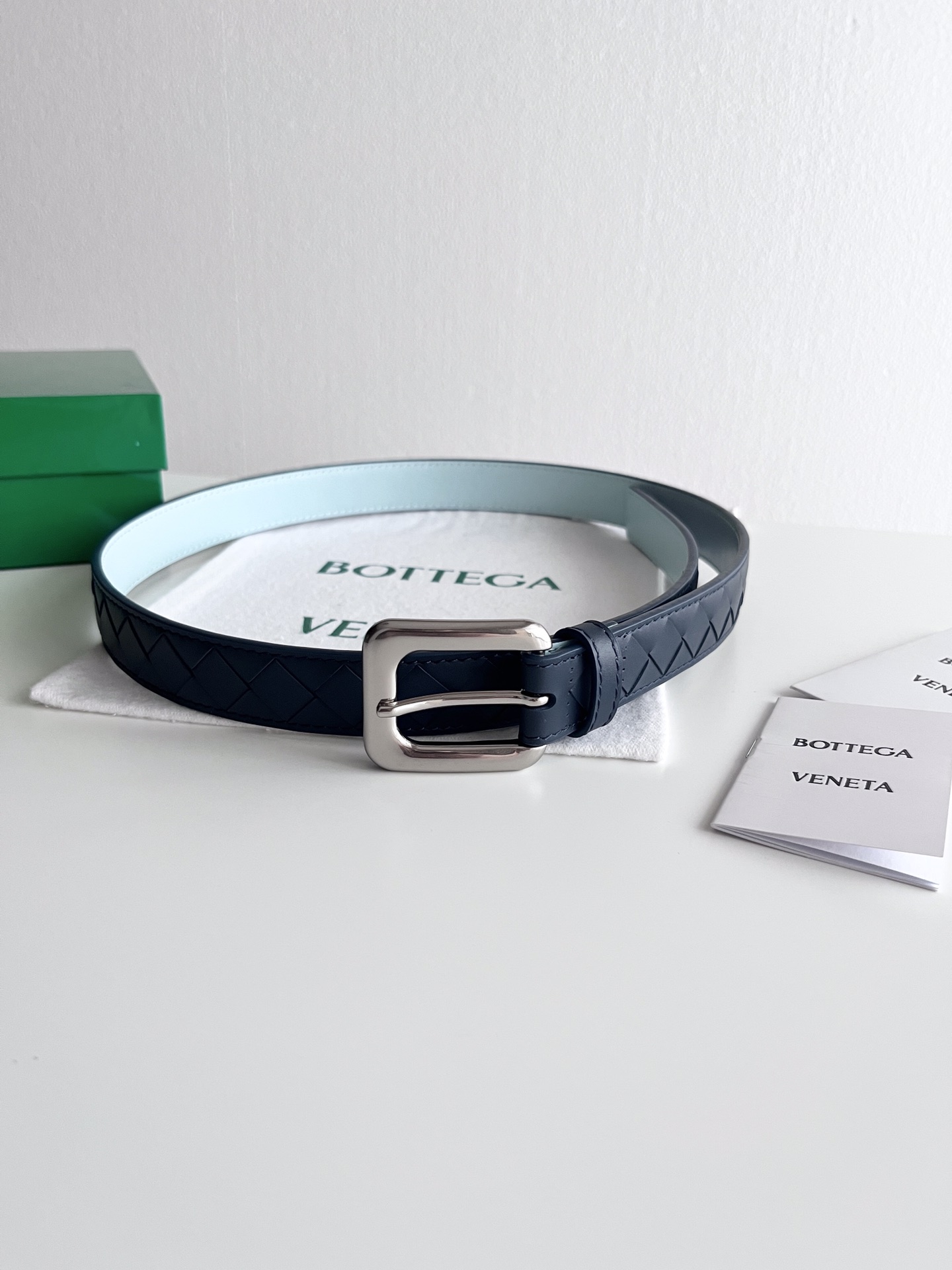 Bottega Veneta intreccio woven cowhide double-sided waistband with a width of 2.0cm