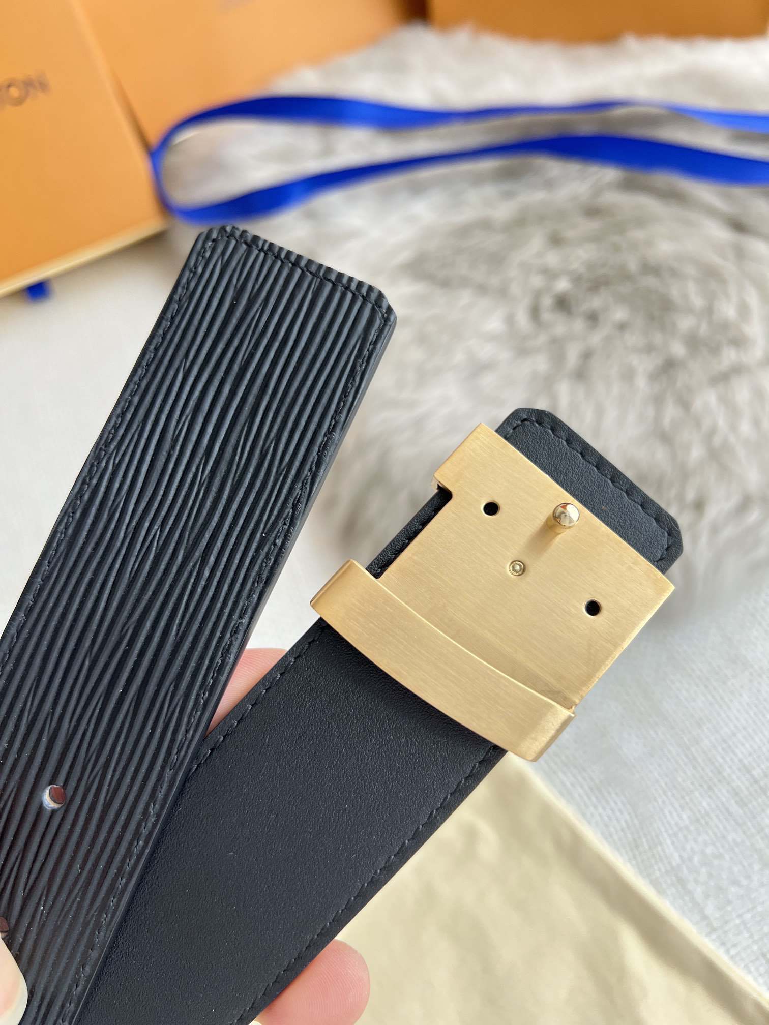 Louis Vuitton ripple leather belt, 3.8cm wide