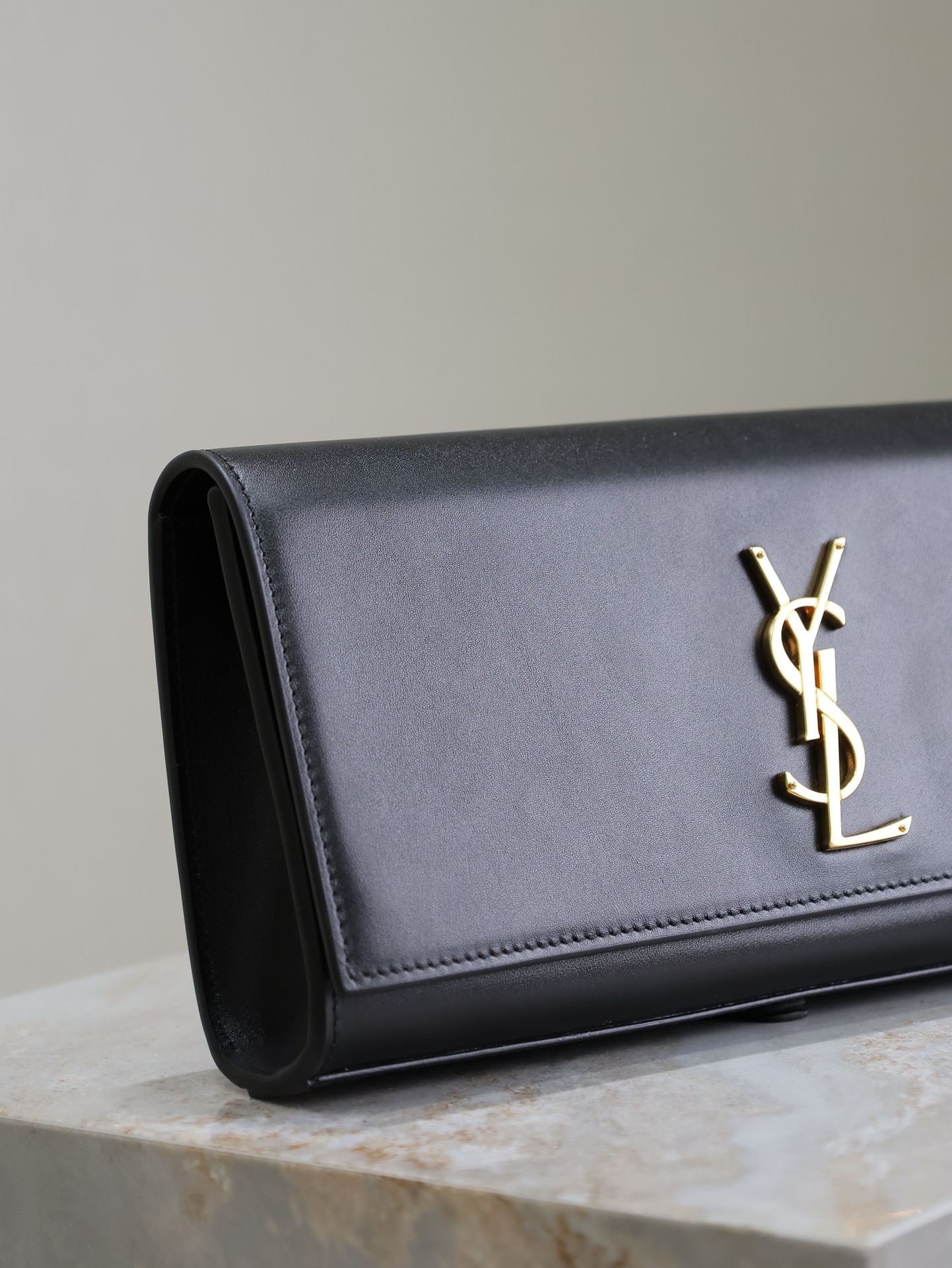 Yves Saint Laurent Classic Kate Clutch 306079