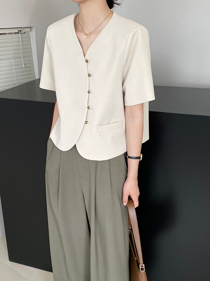 Solid color short sleeve suit jacket  metal button design