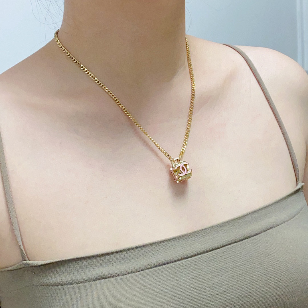Chanel new square hollow necklace