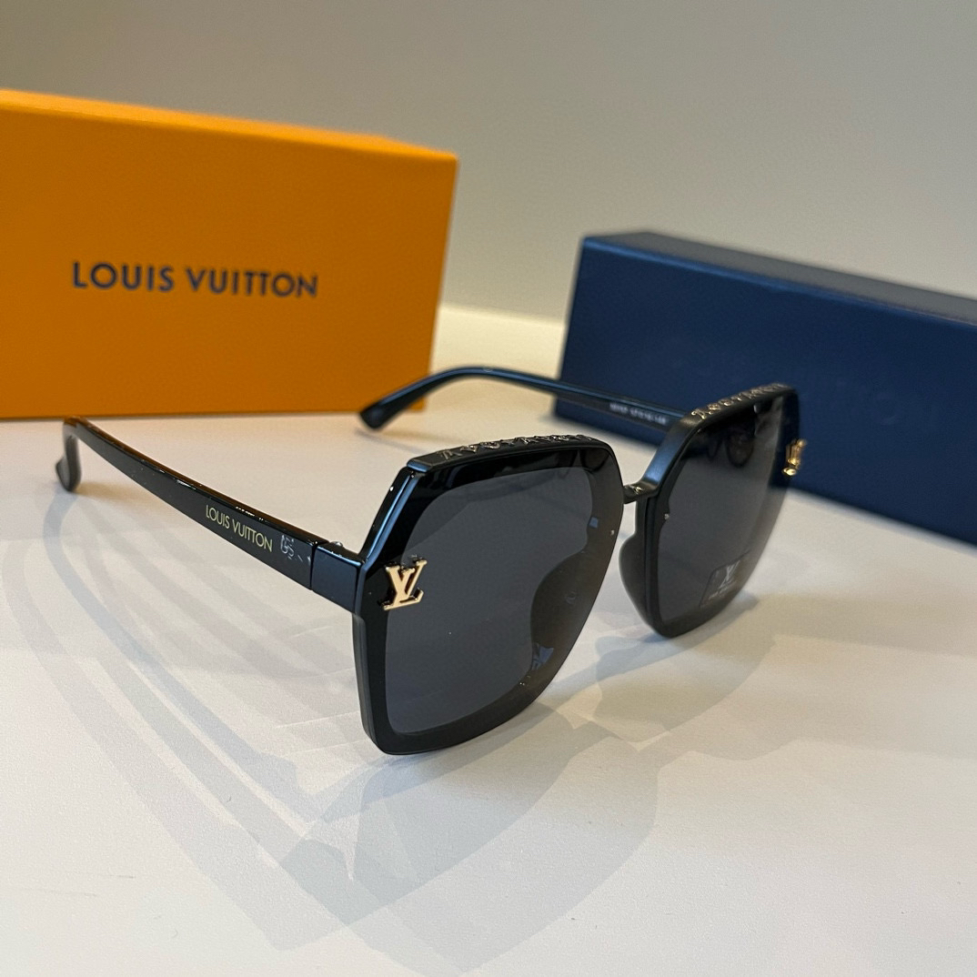 Louis Vuitton square-frame sunglasses