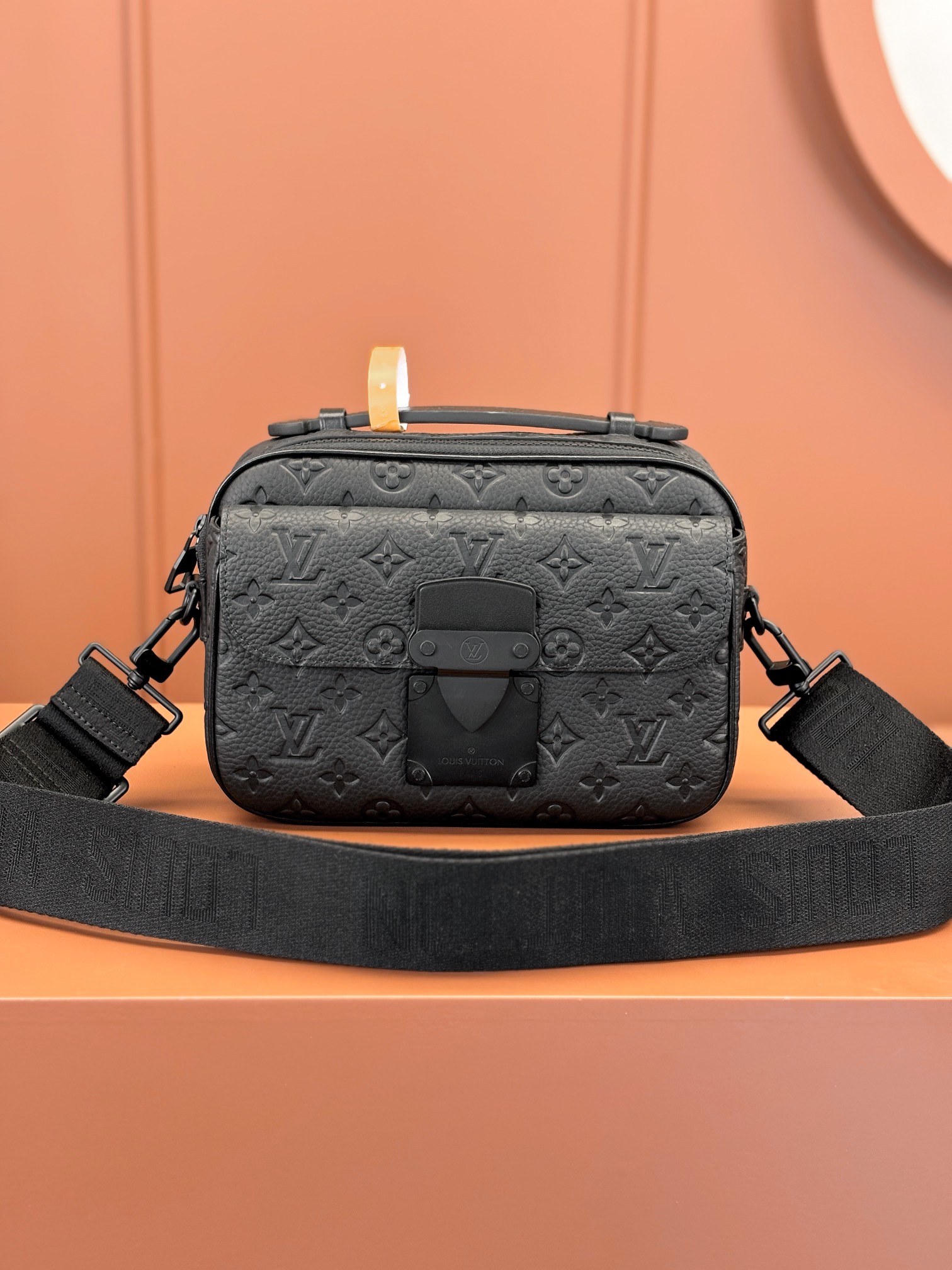 Louis Vuitton S Lock Messenger Bag M58489