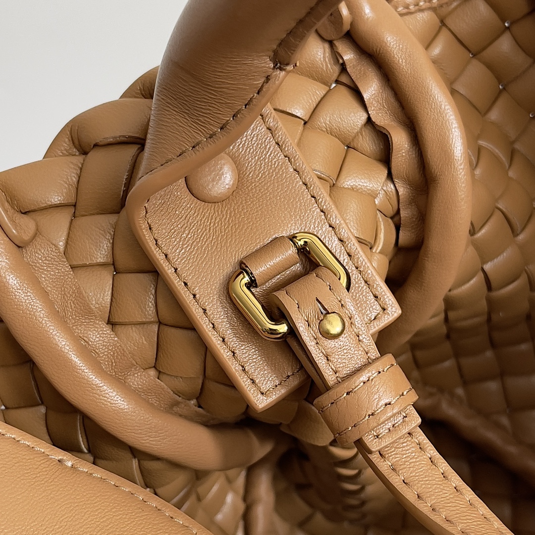 Bottega Veneta Cobble Mini Bag 805739