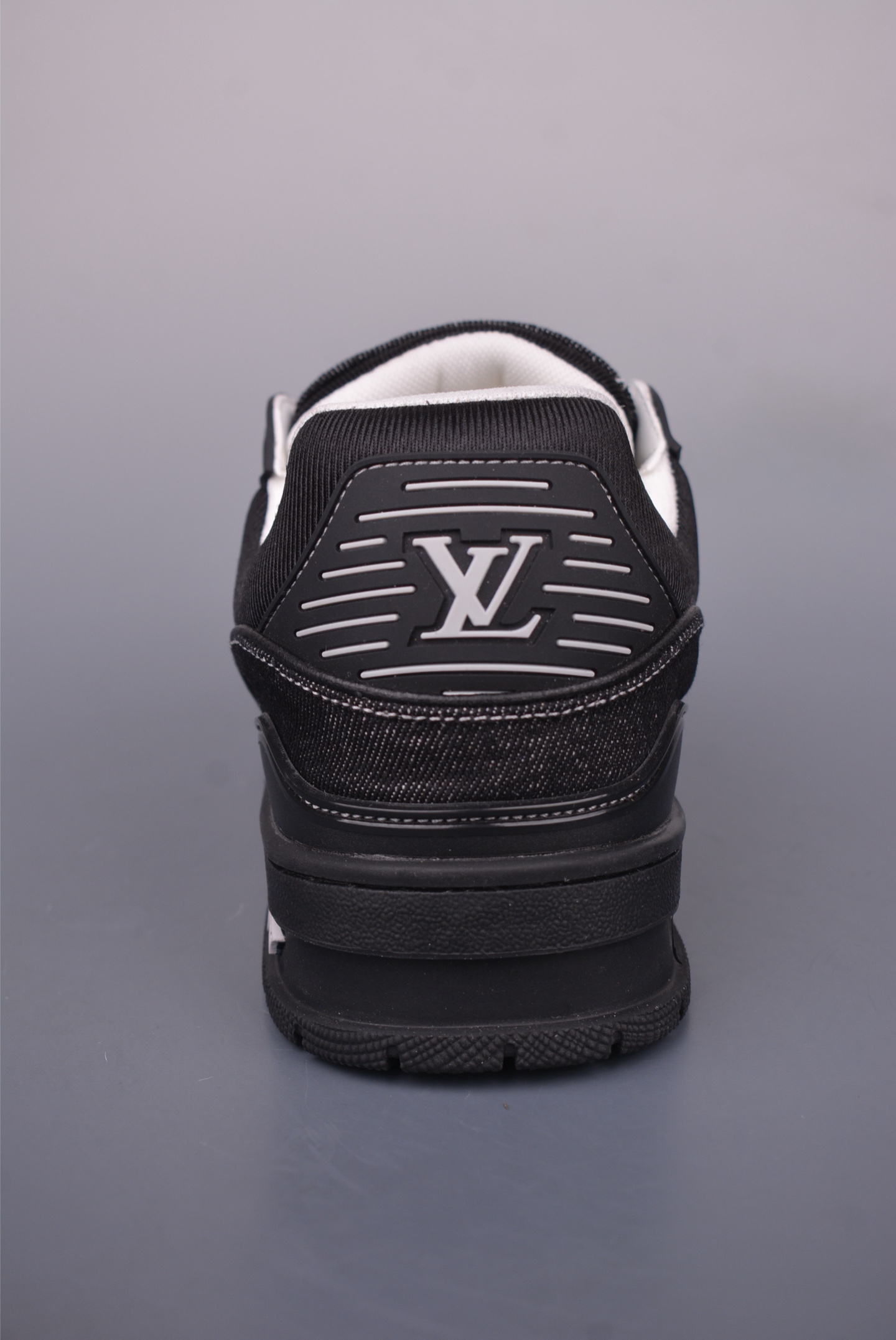 Louis Vuitton Trainer Sneaker Low 