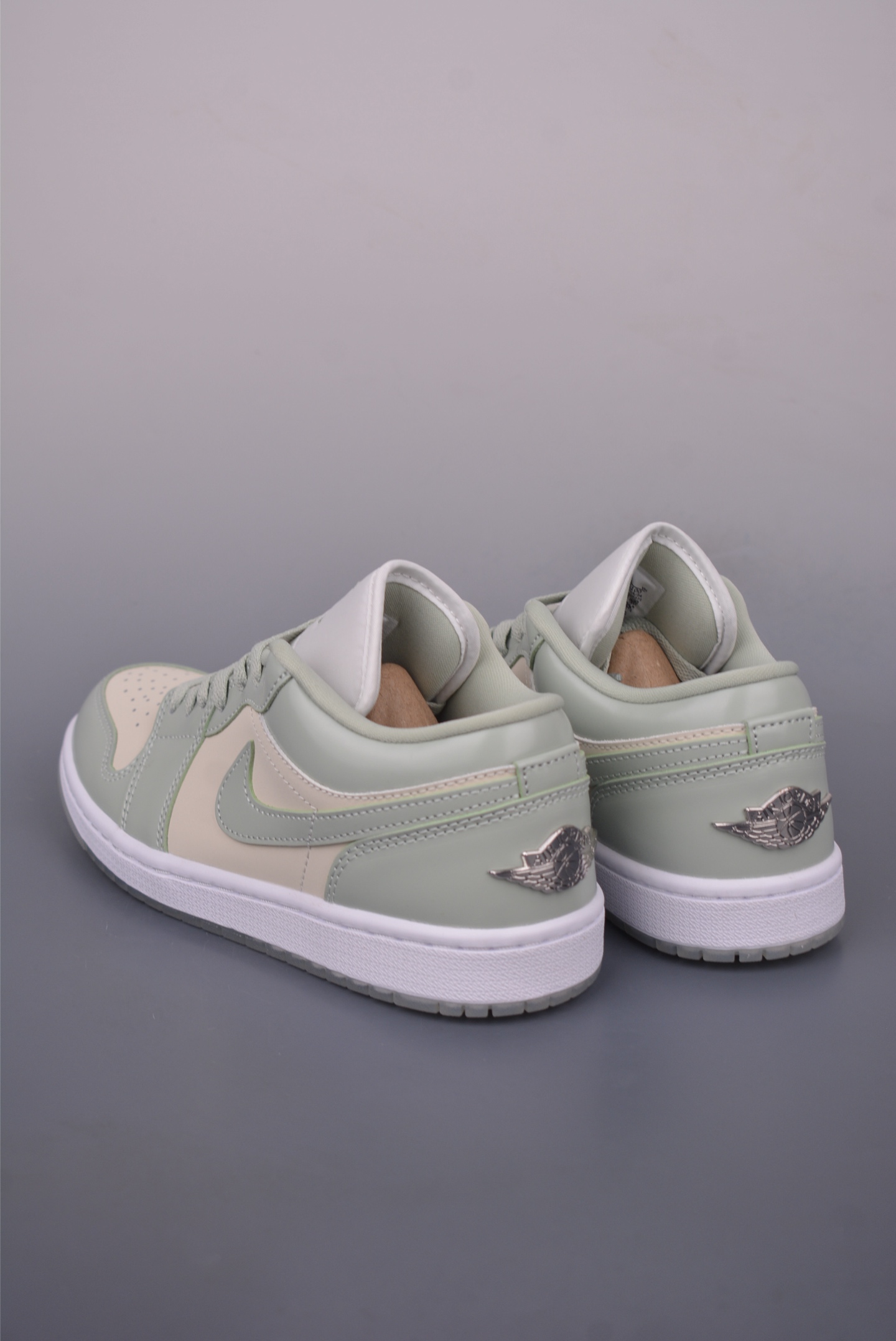 Air Jordan 1 Low Amber Green HF4078-100