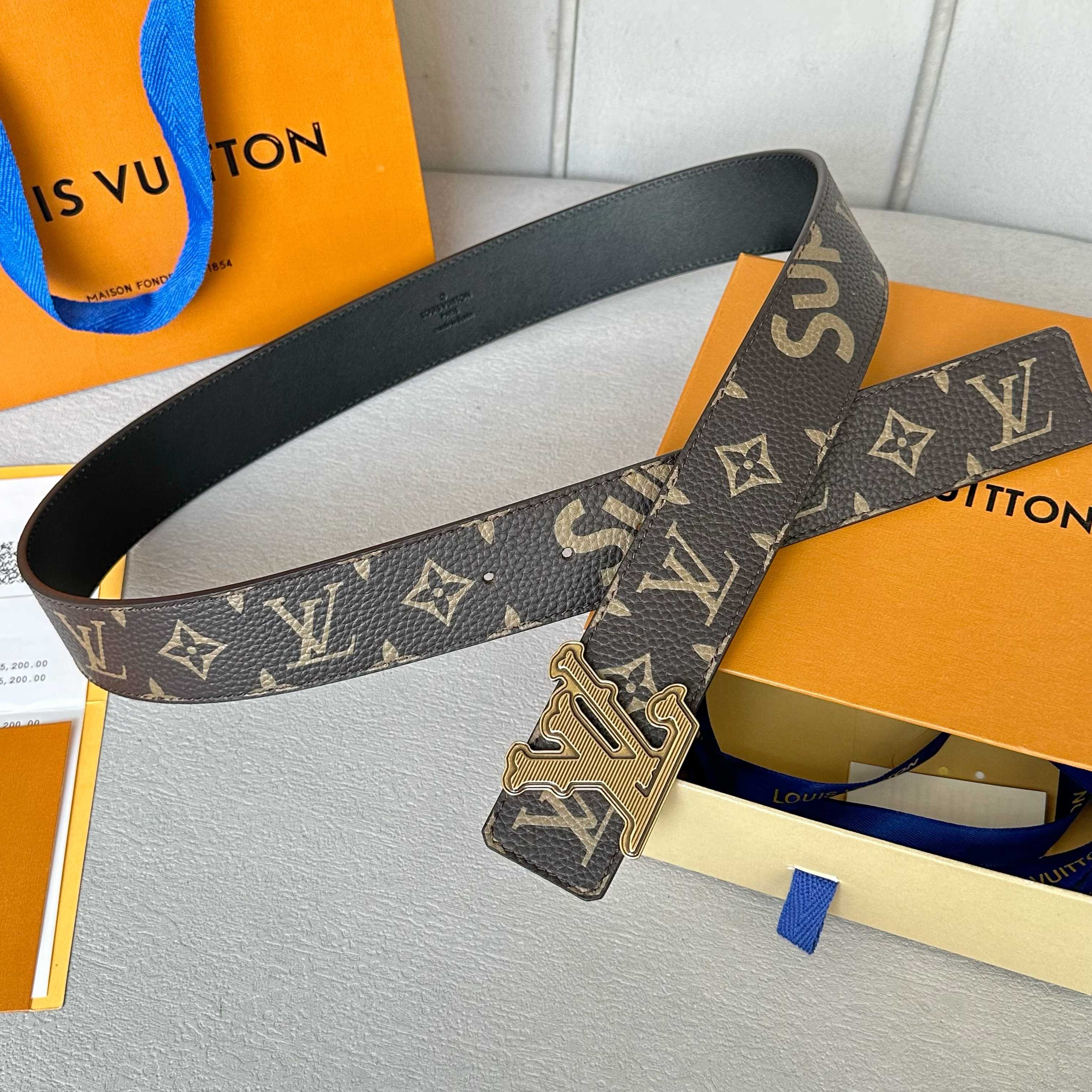 Louis Vuitton Litchi Pattern Double-Sided Cowhide Leather Belt 4CM Width