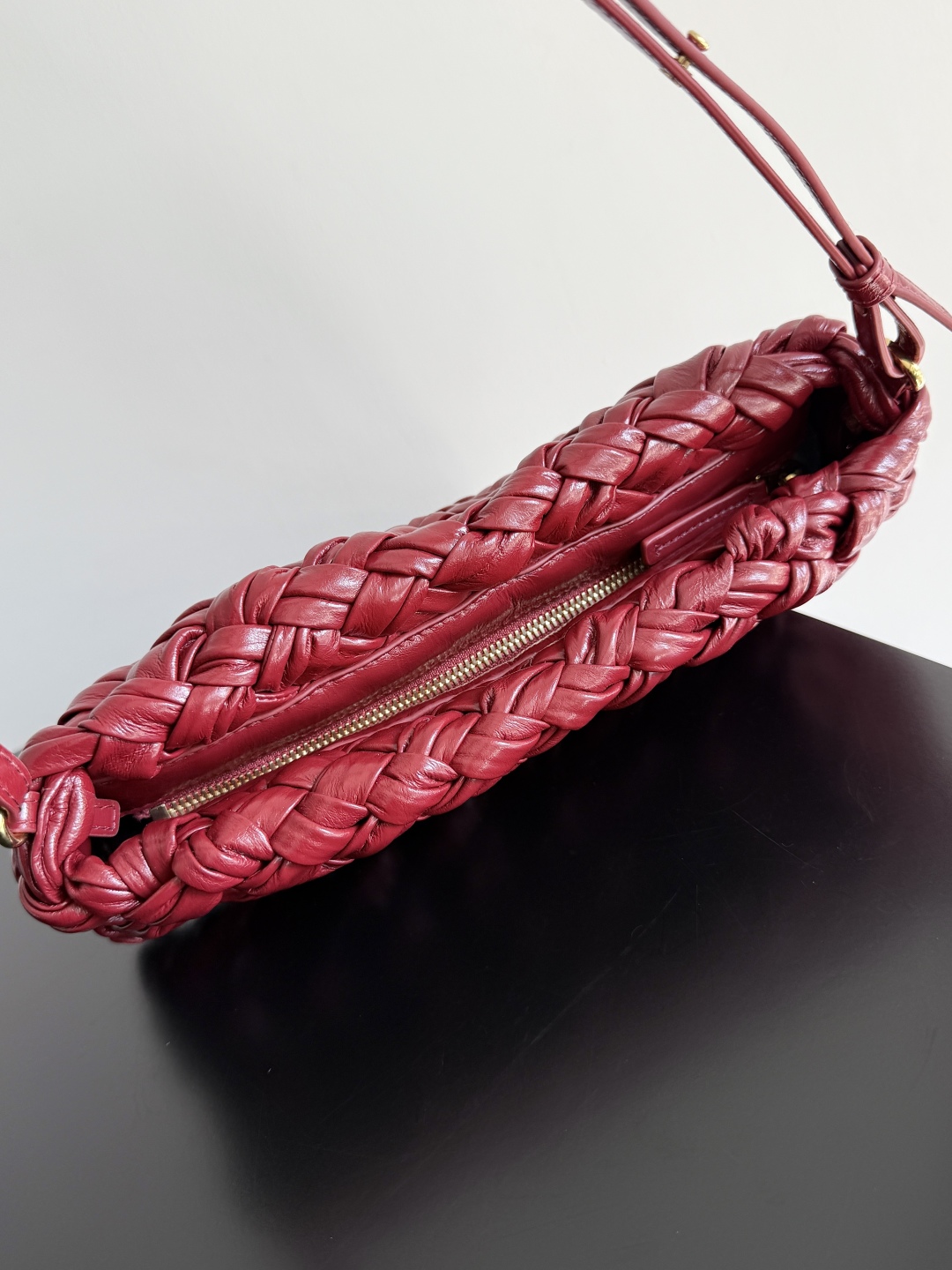 Bottega Veneta Kalimero cha cha woven handbag 785780