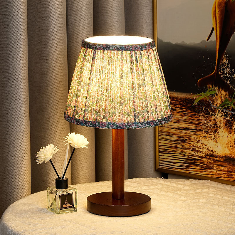 🌸 Vintage-Inspired Floral Pleated Lampshade – A Cozy Glow with Timeless Charm! 🌸