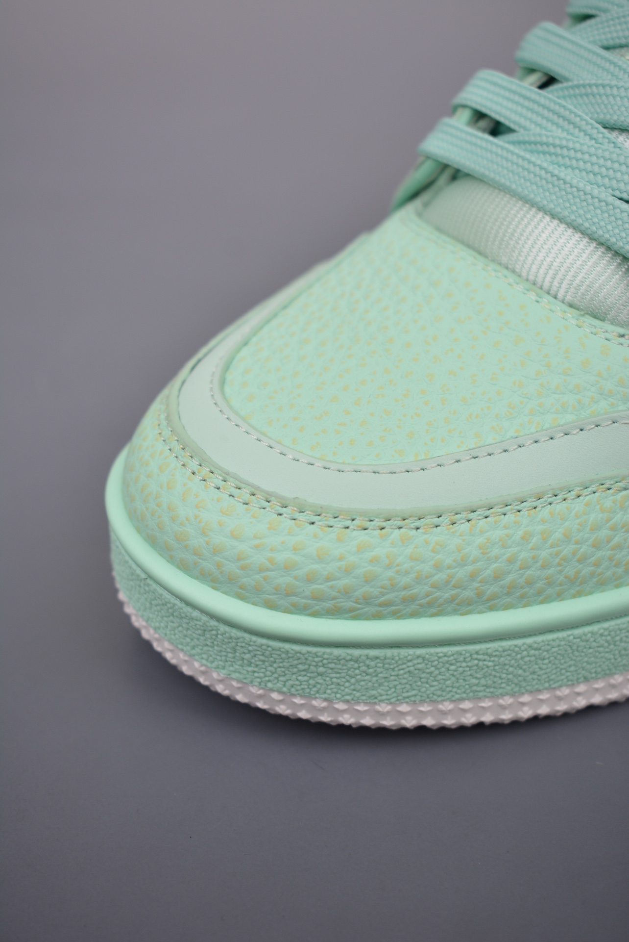 Louis Vuitton Trainer Sneaker Low Vanilla Green Tea White 1ACQ80