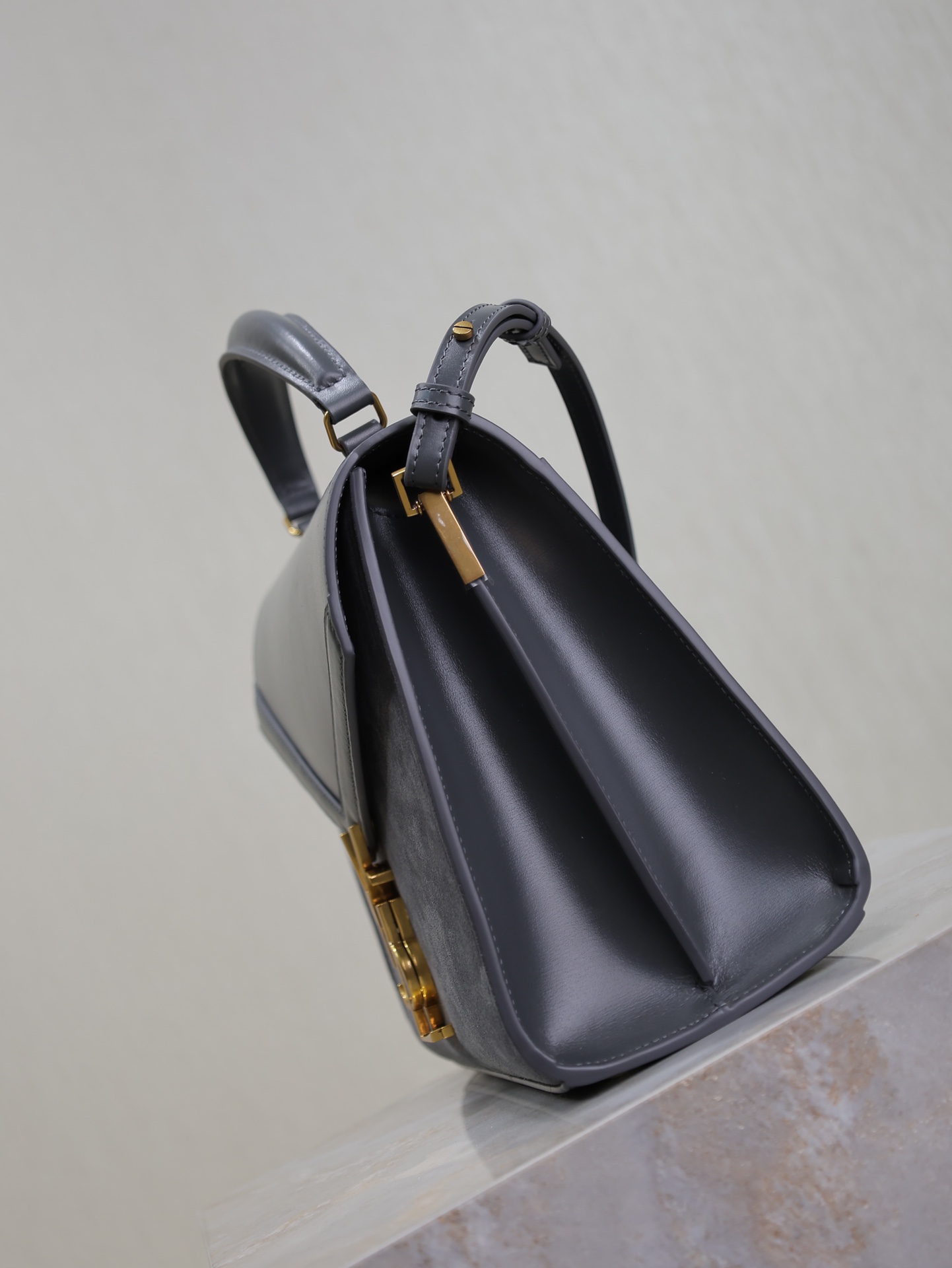 Yves Saint Laurent CASSANDRA Handbag 578000