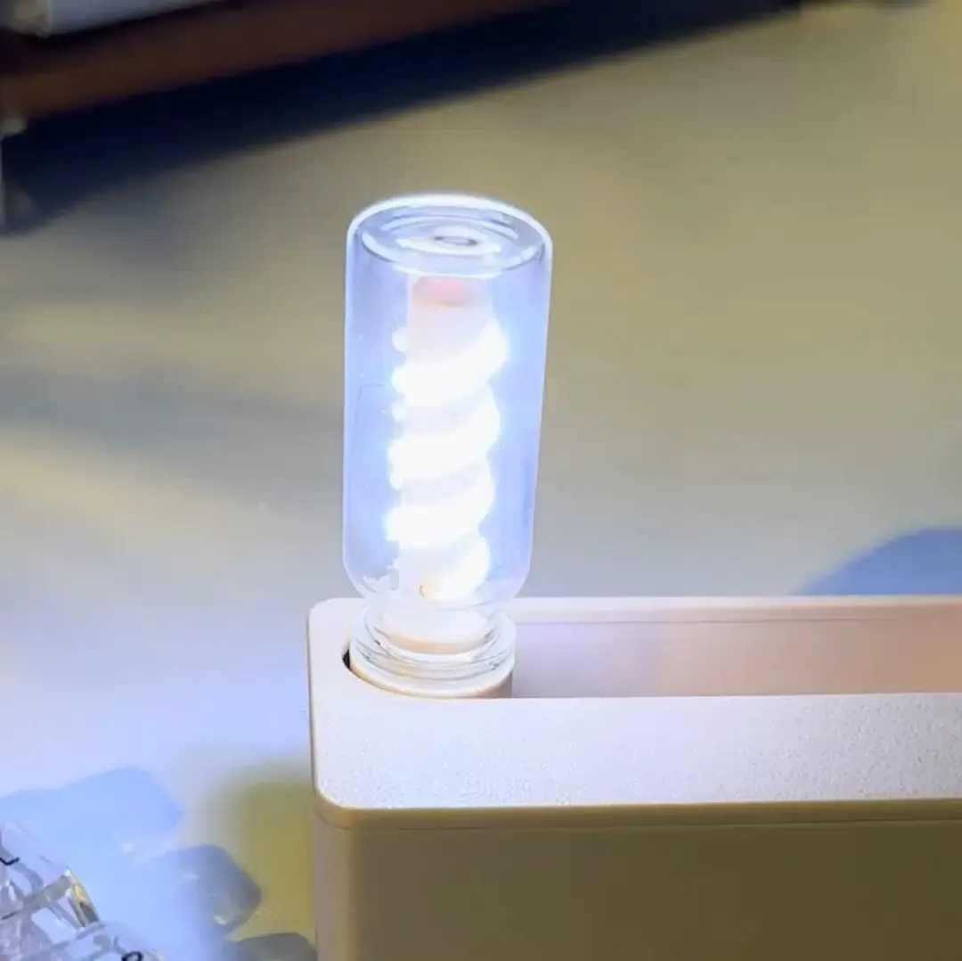 ✨Creative Magnetic Flippable Table Lamp