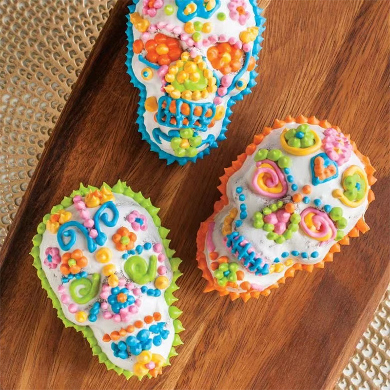 Halloween Bakeware-Haunted Skull Cakelet Pan