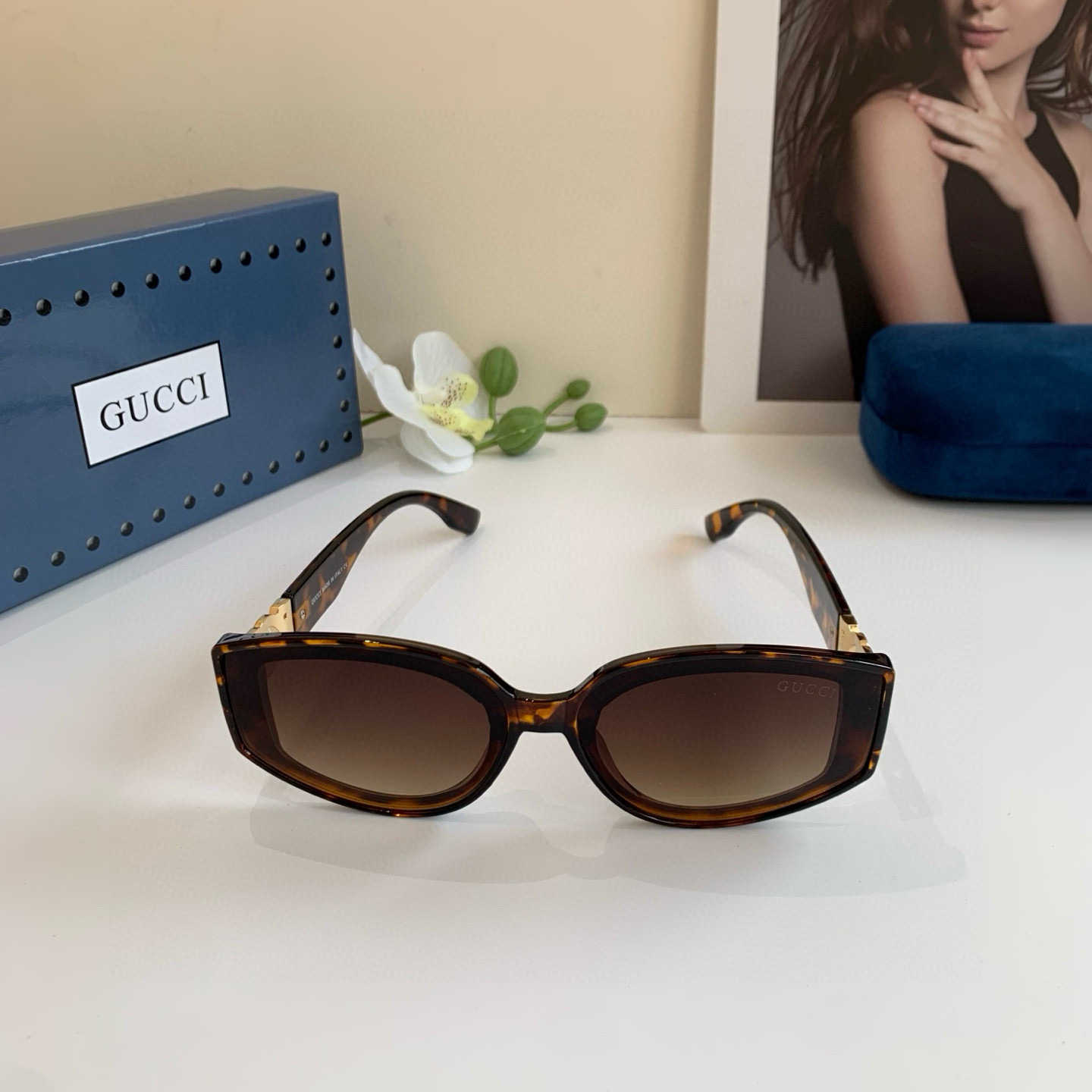 Gucci Round Frame Sunglasses