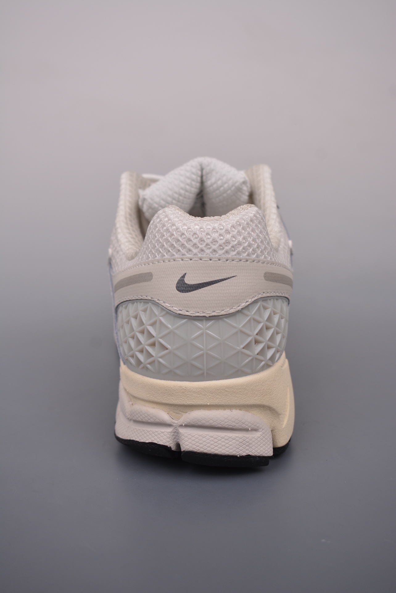Nike Zoom Vomero 5 Off-White  HF0731-007