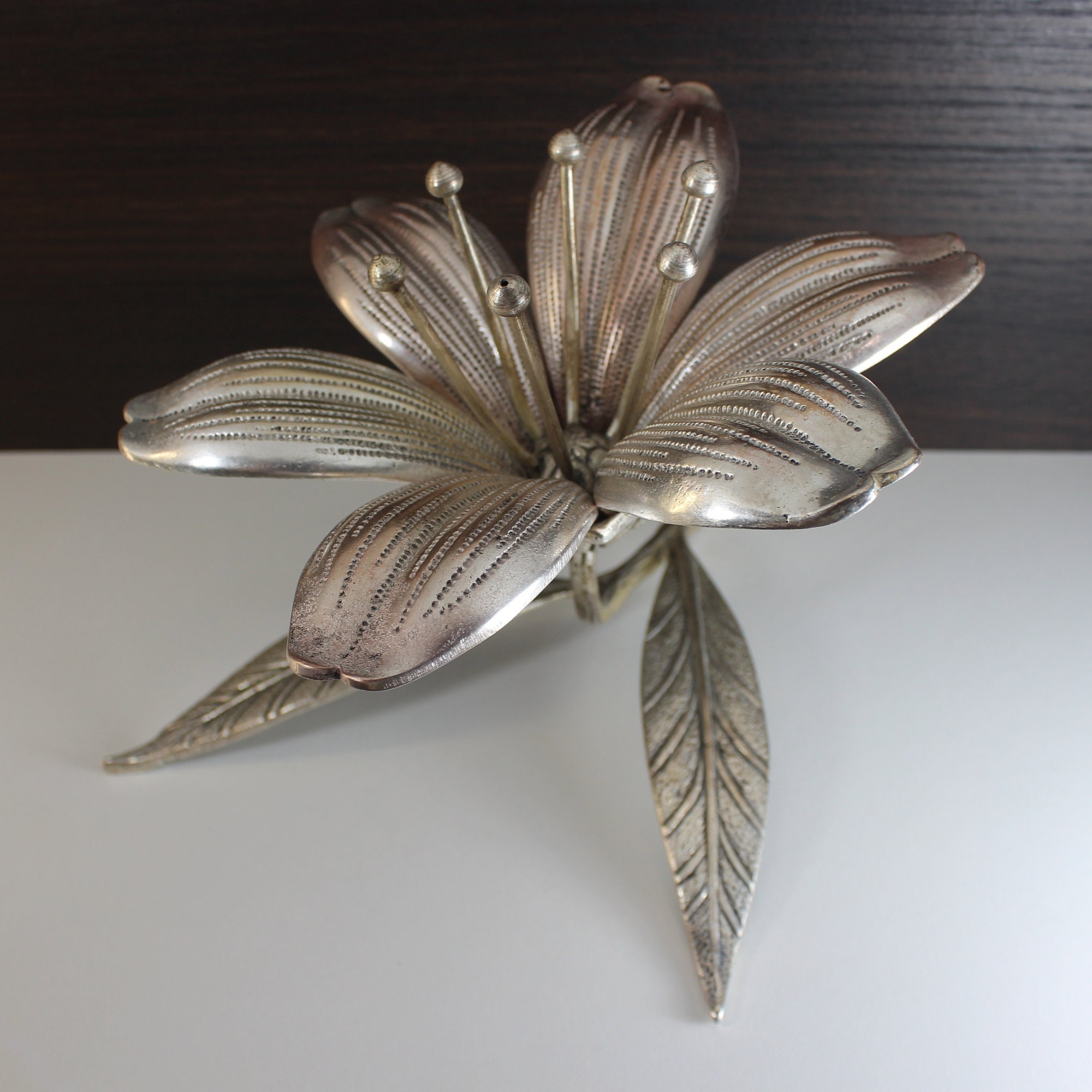 🌟Exclusive Sale ▪ Special Offer Today! 🔥80th Rare Brass Carved Removable Petal Ashtray