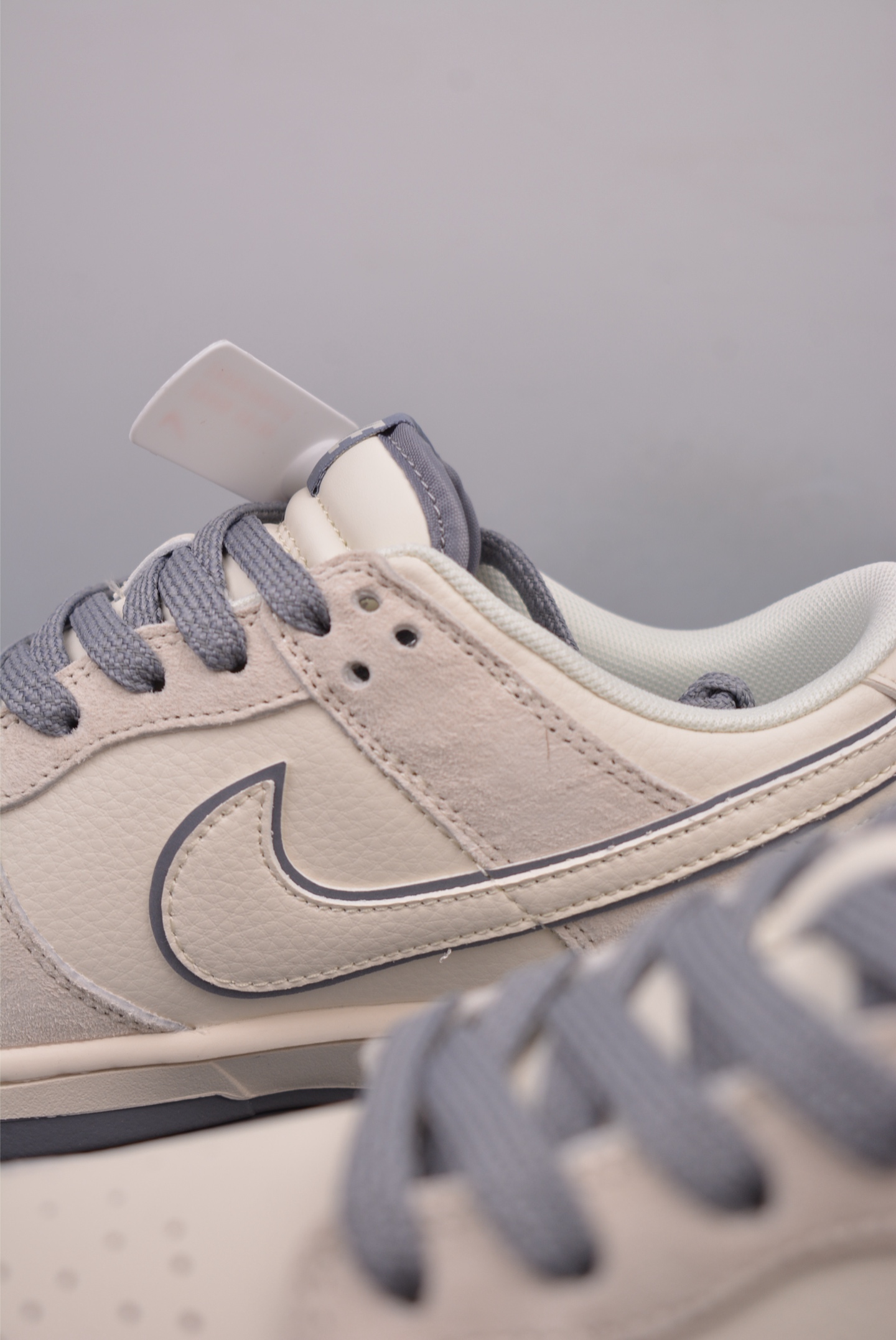 Nike By You SB Dunk Low Retro SP Off-White Dark Grey BB7518-022