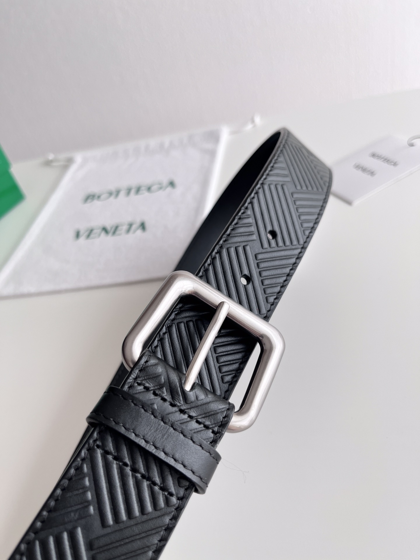 Bottega Veneta embossed cowhide double-sided belt 3.5cm wide