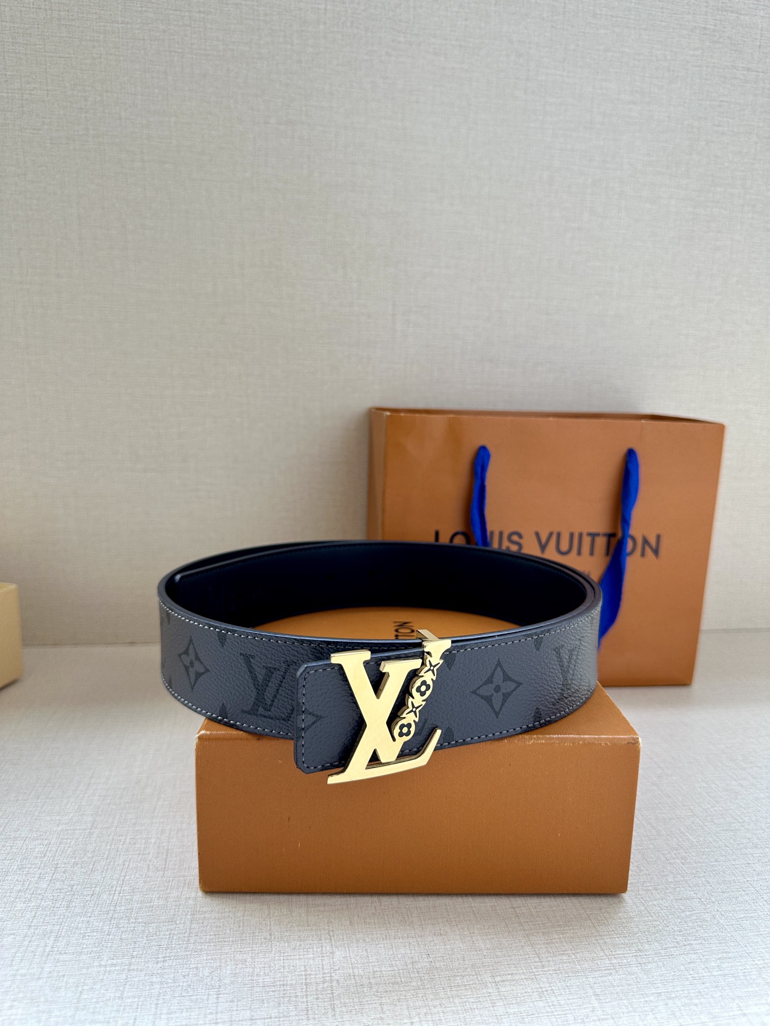 Louis Vuitton Monogram Print Men's Belt, 4CM Width