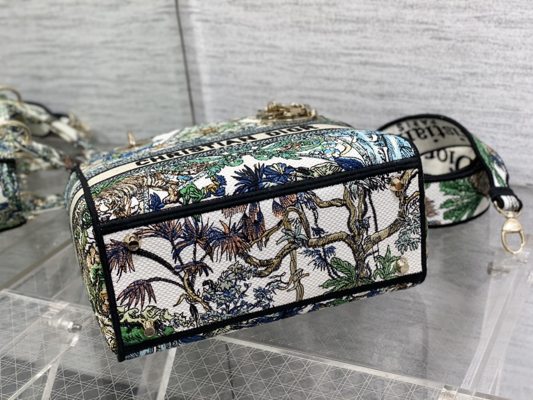 Dior CD Lady Embroidered Diana Bag 6605