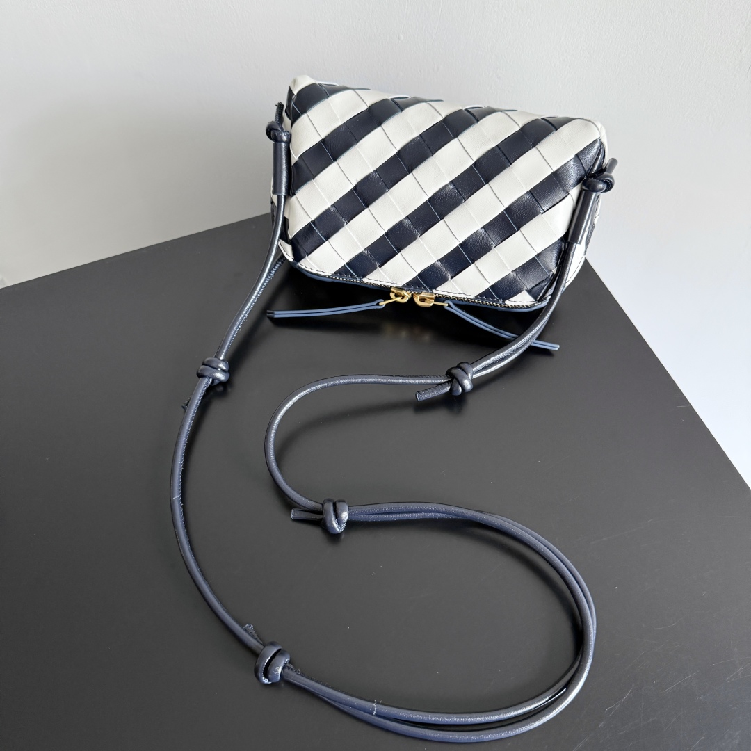 Bottega Veneta Concert Pouch Mini Bag 794258