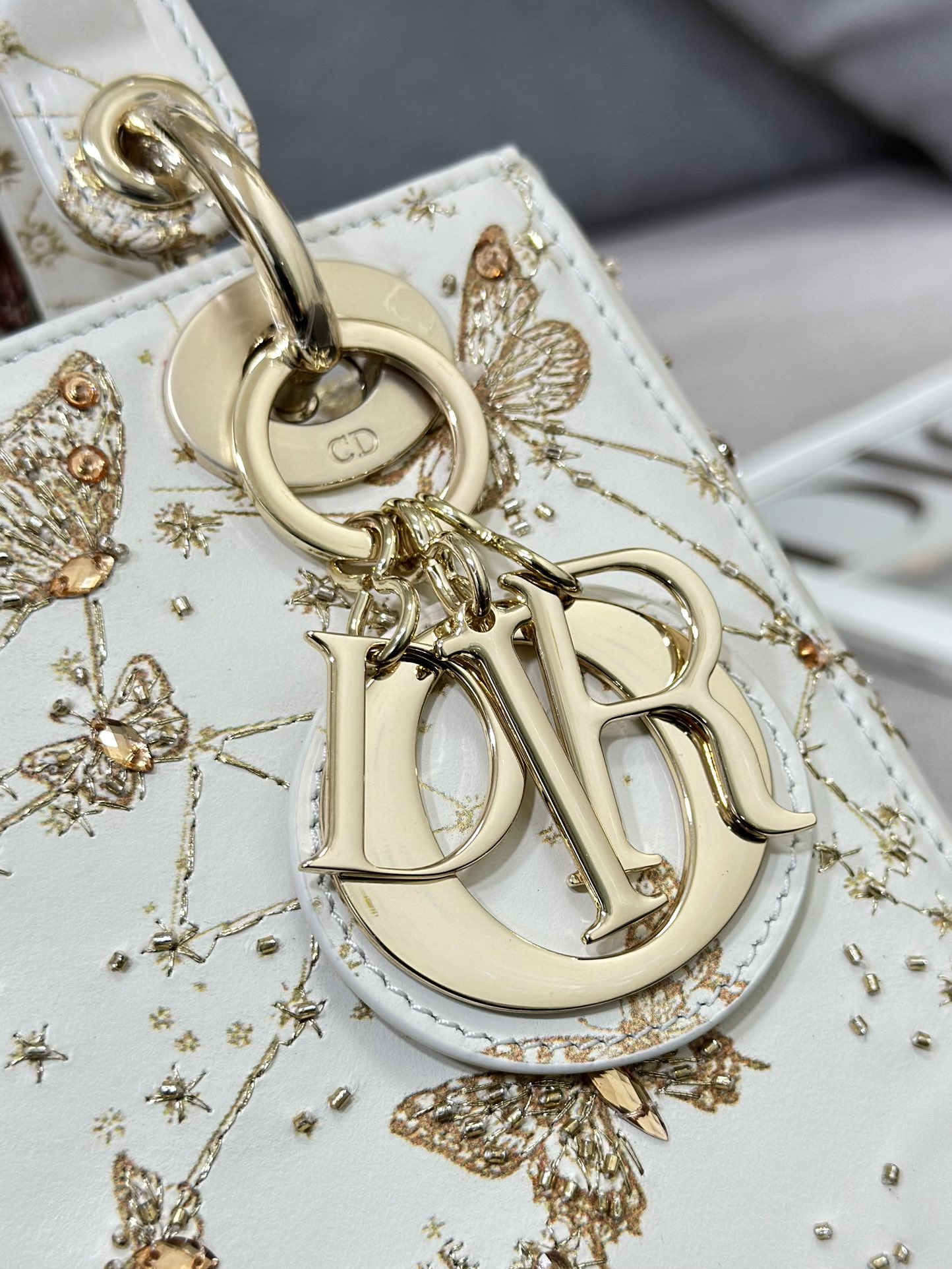 Dior Lady Dior four-grid embroidered butterfly gold beads M0538