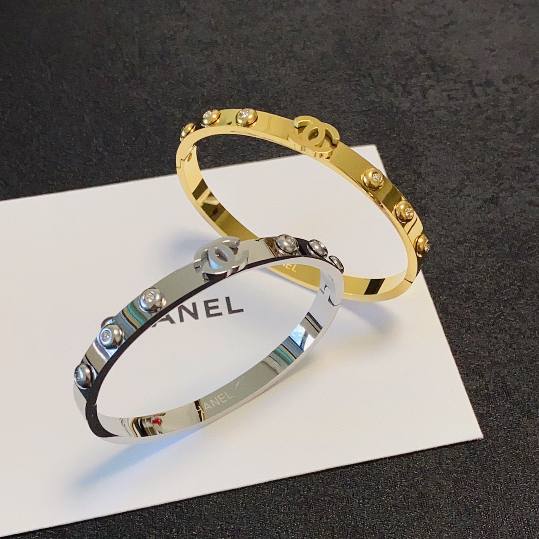 Chanel six sparkling diamond bracelet