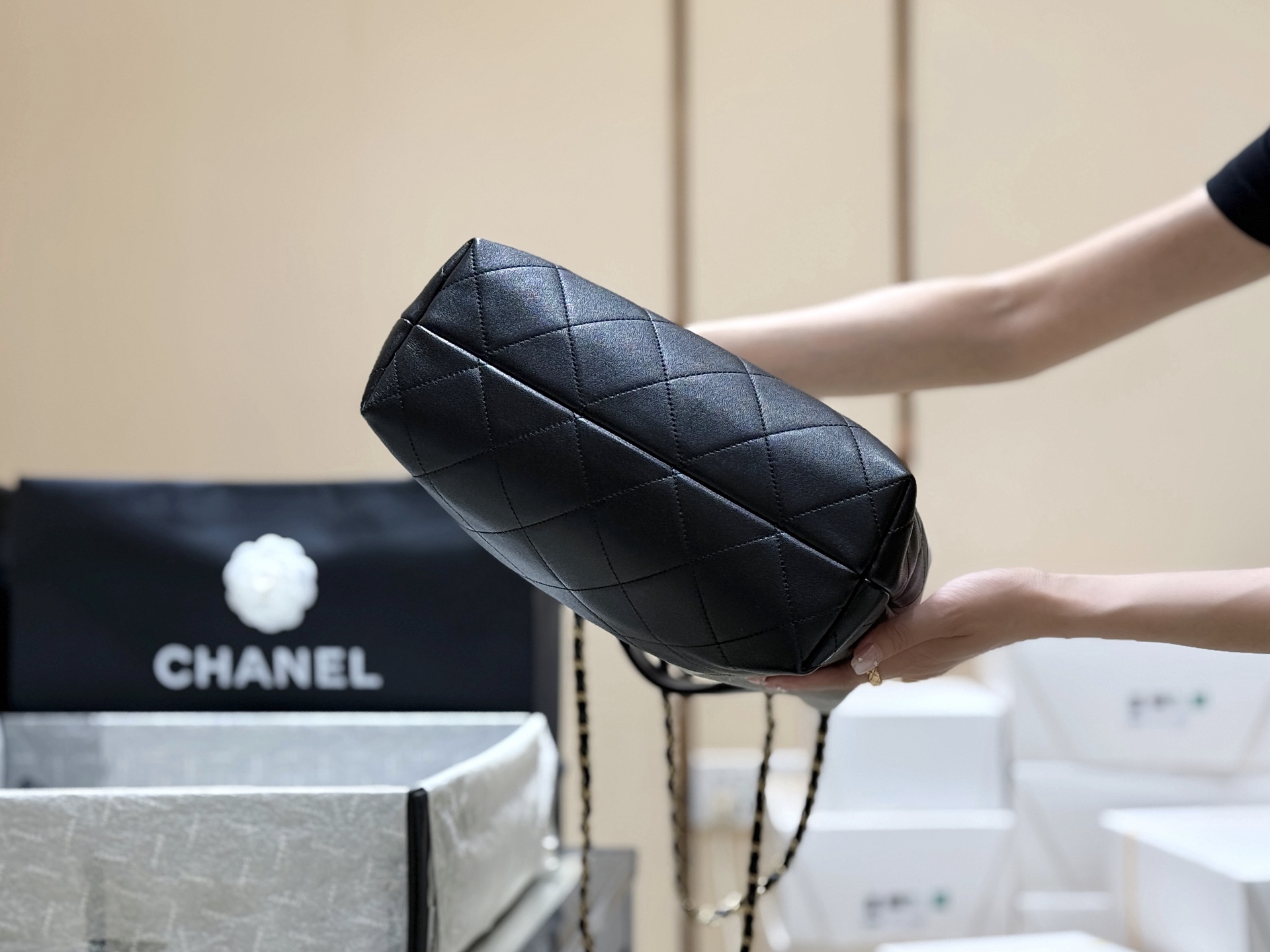 Chanel 25A High-end Handicraft Workshop Suede Colorblock Vertical Hobo AS5636 00158