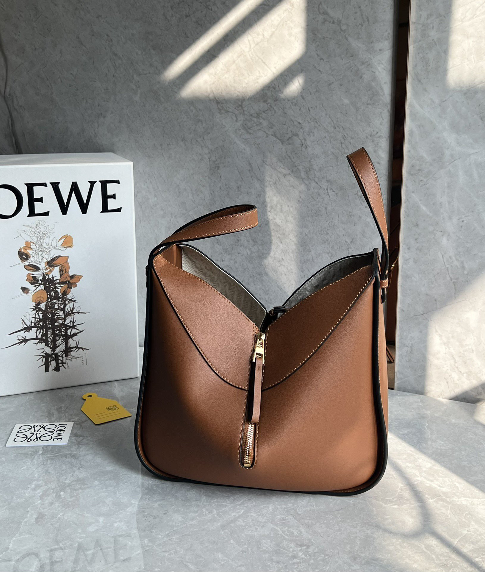 Loewe Hammo bag 0216