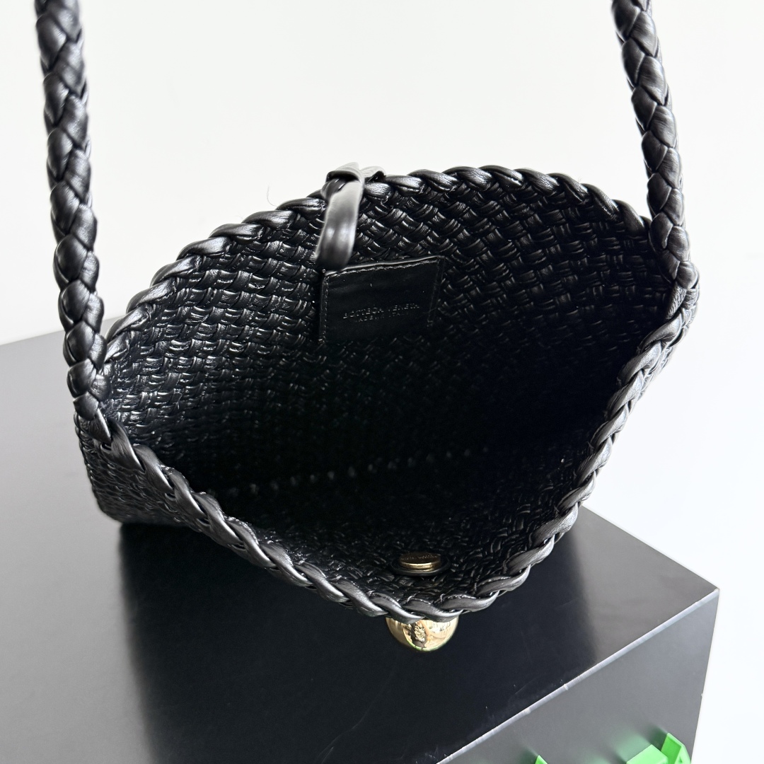 Bottega Veneta Tosca woven handbag 777680
