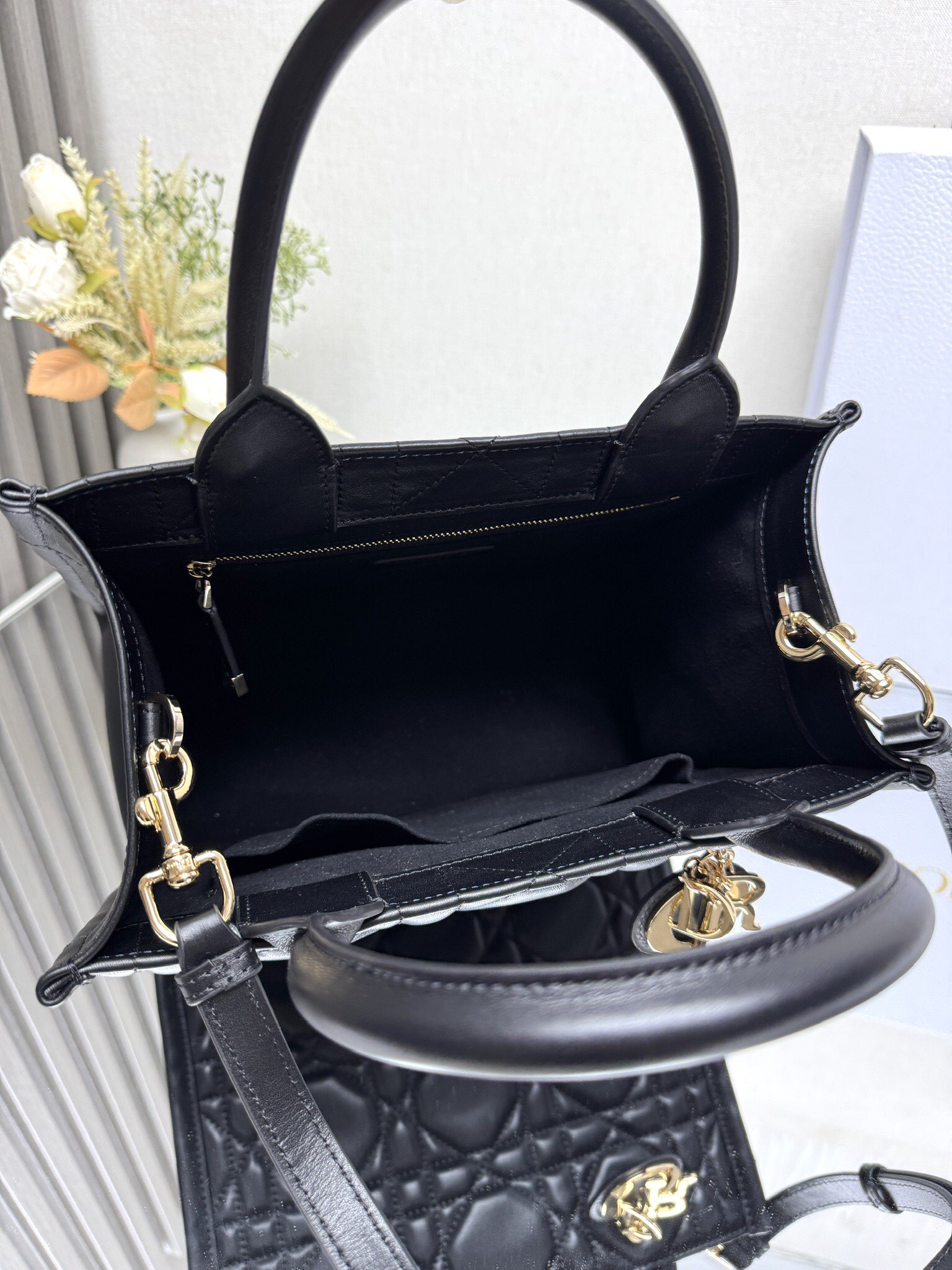 Dior BOOK TOTE handbag M1325