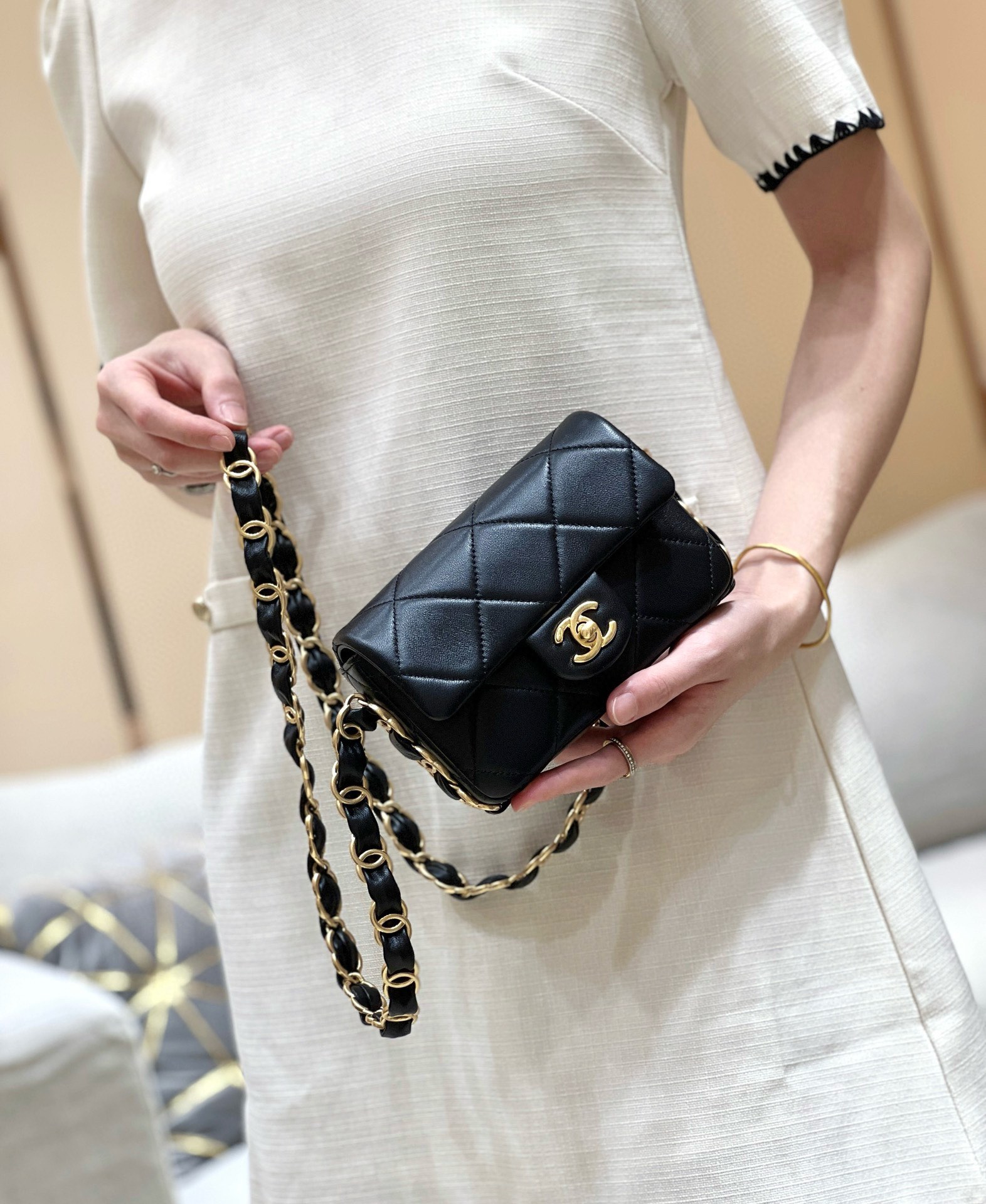 Chanel 24K Autumn and Winter Series Thick Chain Underarm Bag AS5175