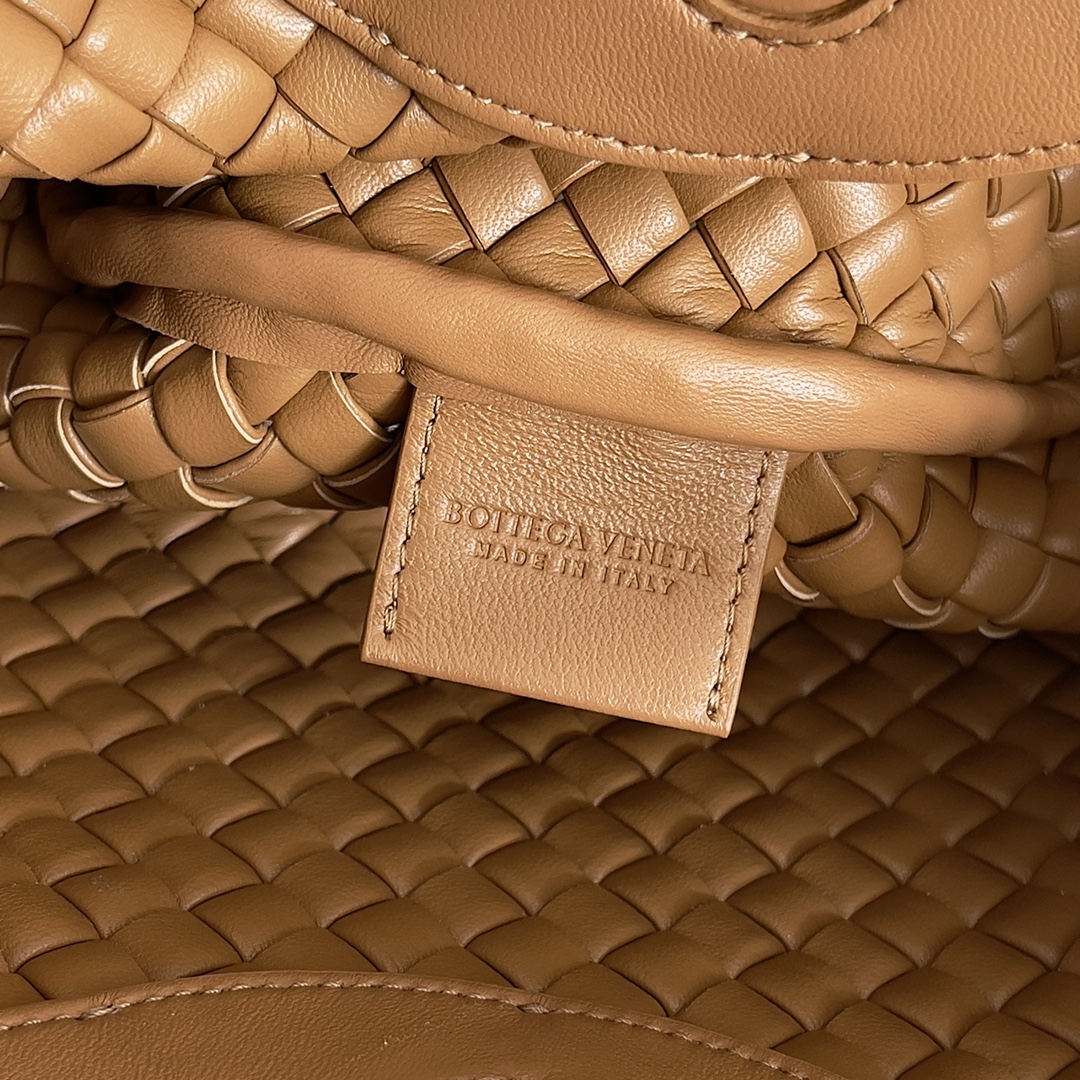 Bottega Veneta Cobble Mini Bag 805739