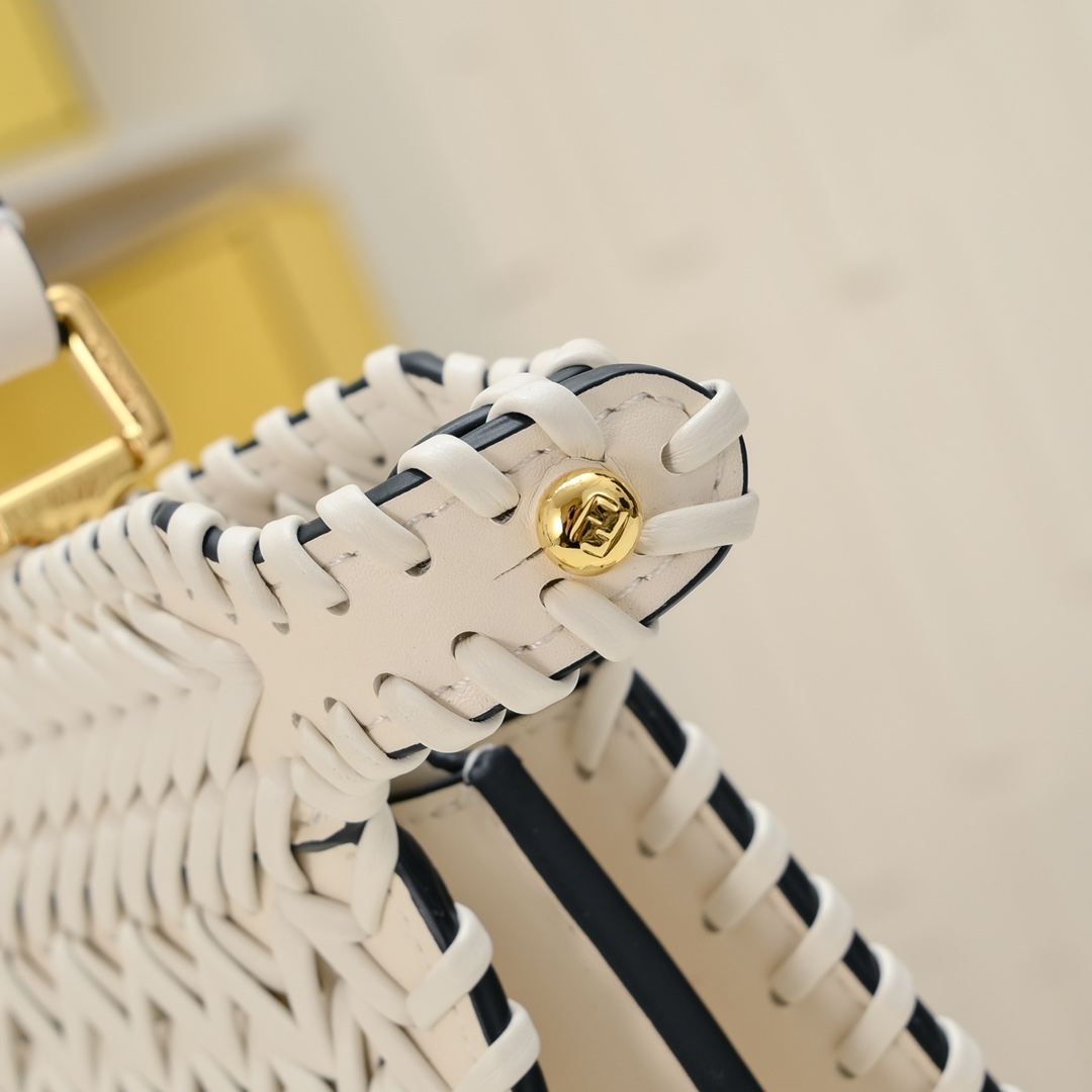Fendi Iconic ekaboo ISeeU Large Bag 3317
