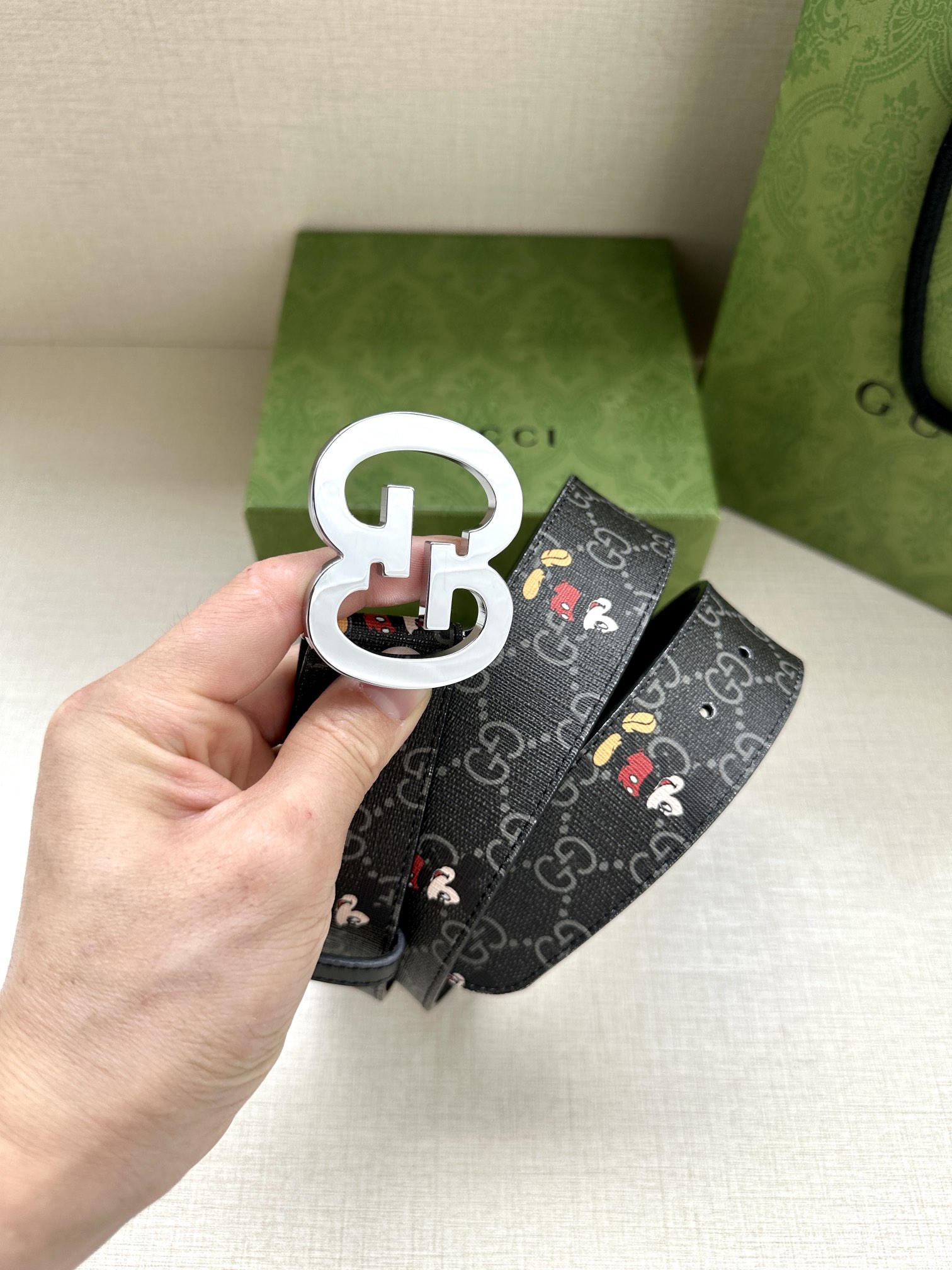 Gucci Mickey Mouse print double-sided leather belt width 4.0CM