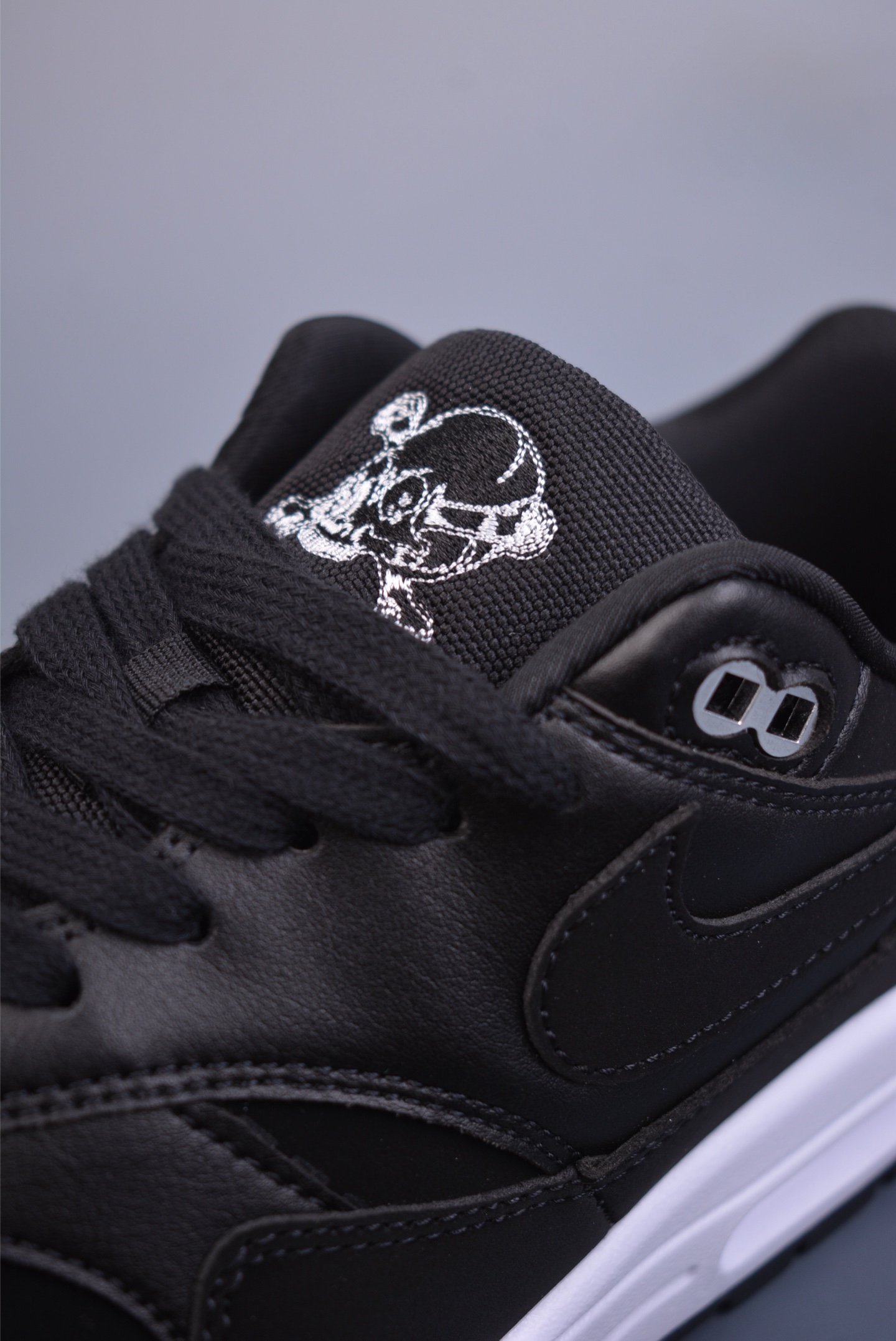 Nike Air Max 1 Rebel Skulls 87 Original Series Running Shoes Black and White 875844-001