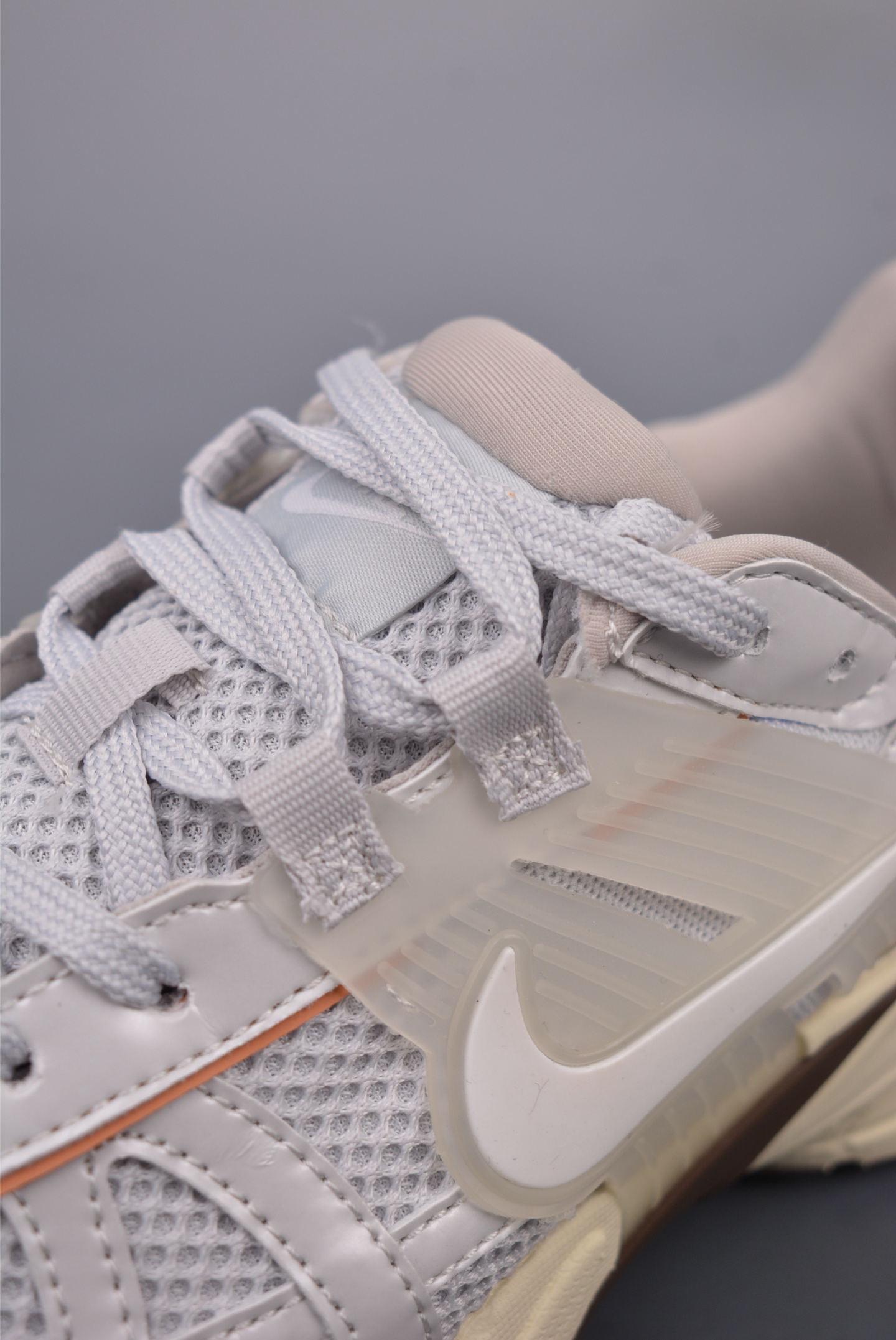 Nike Wmns V2K Runtekk Low Photon Grey FD0736-202