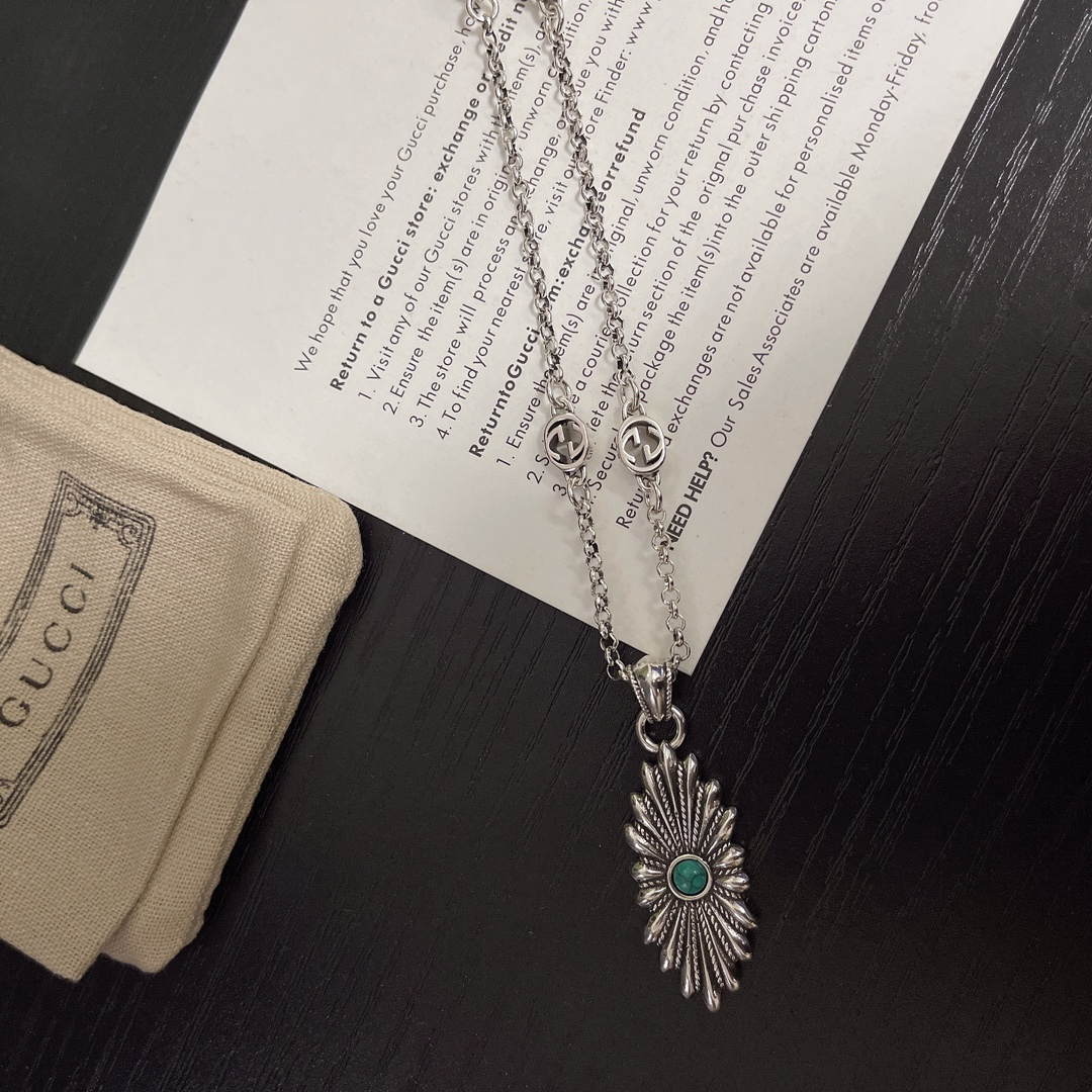 Gucci GG Sunflower Vintage Necklace